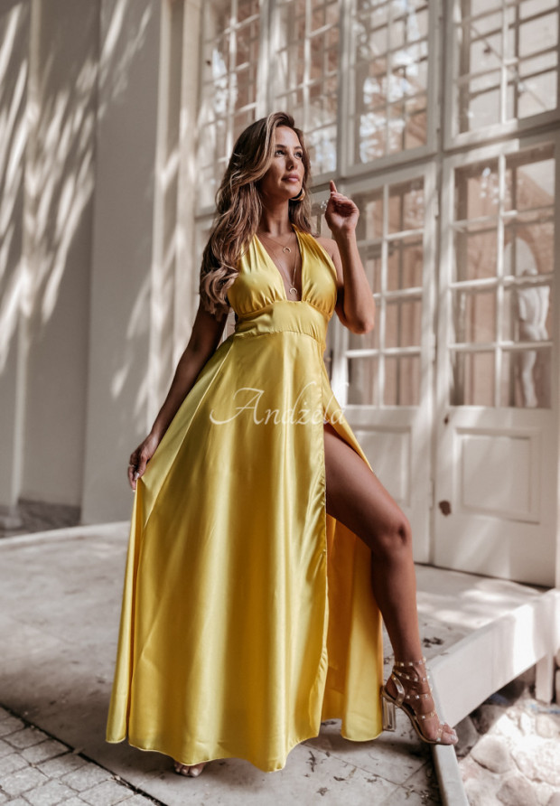 Saténové šaty s rázporkom Nistella žltá