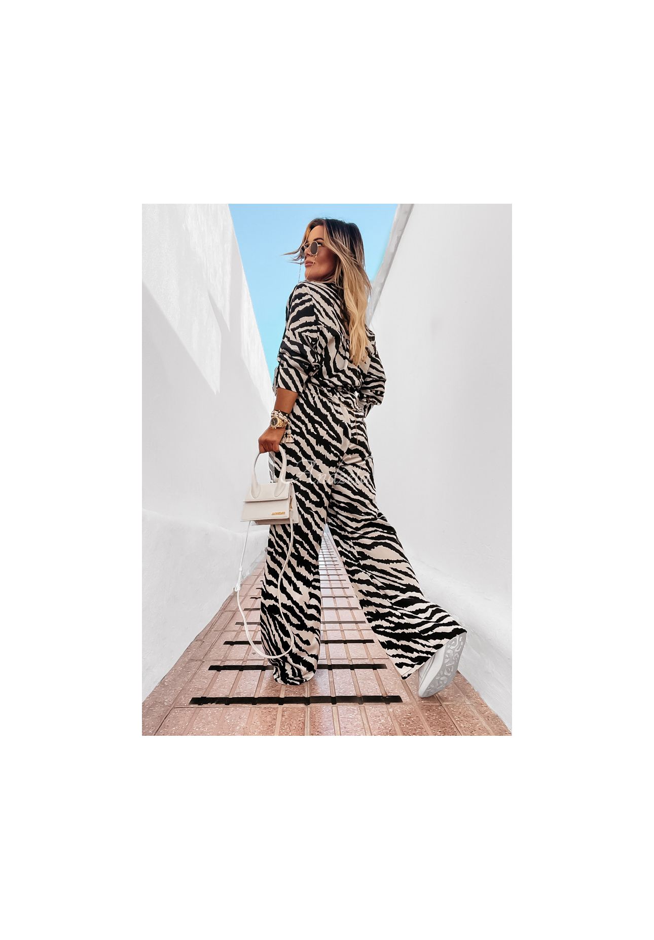 Saténové nohavice wide leg Girls Gone Wild so zebrím vzorom