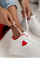 Sneakersy z serduszkiem Self Love biele