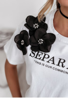 Tričko z nadrukiem i kwiatami Common Biela