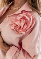 Koszulowa sukienką z różą Blossom Hues ružová