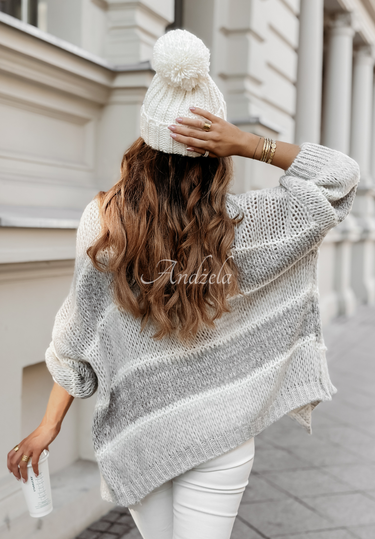 Krátky kardigan s vlnou Hugging You sivý