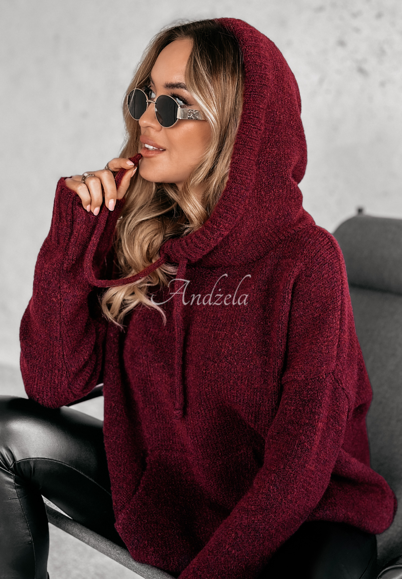 Sveter oversize s kapucňou Carra bordová