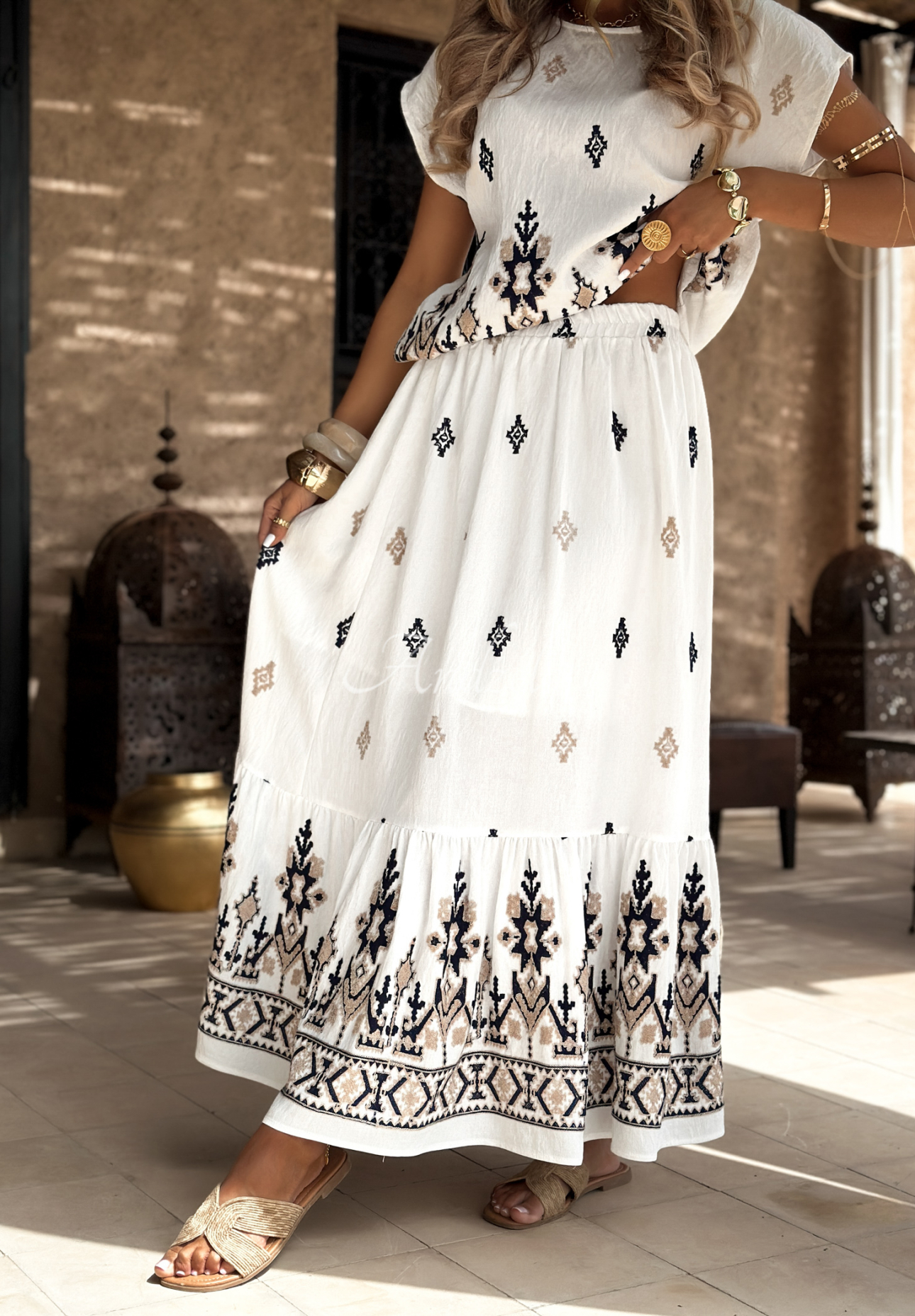 Viskózová sukňa maxi s výšivkami boho Beautiful Destination Biela