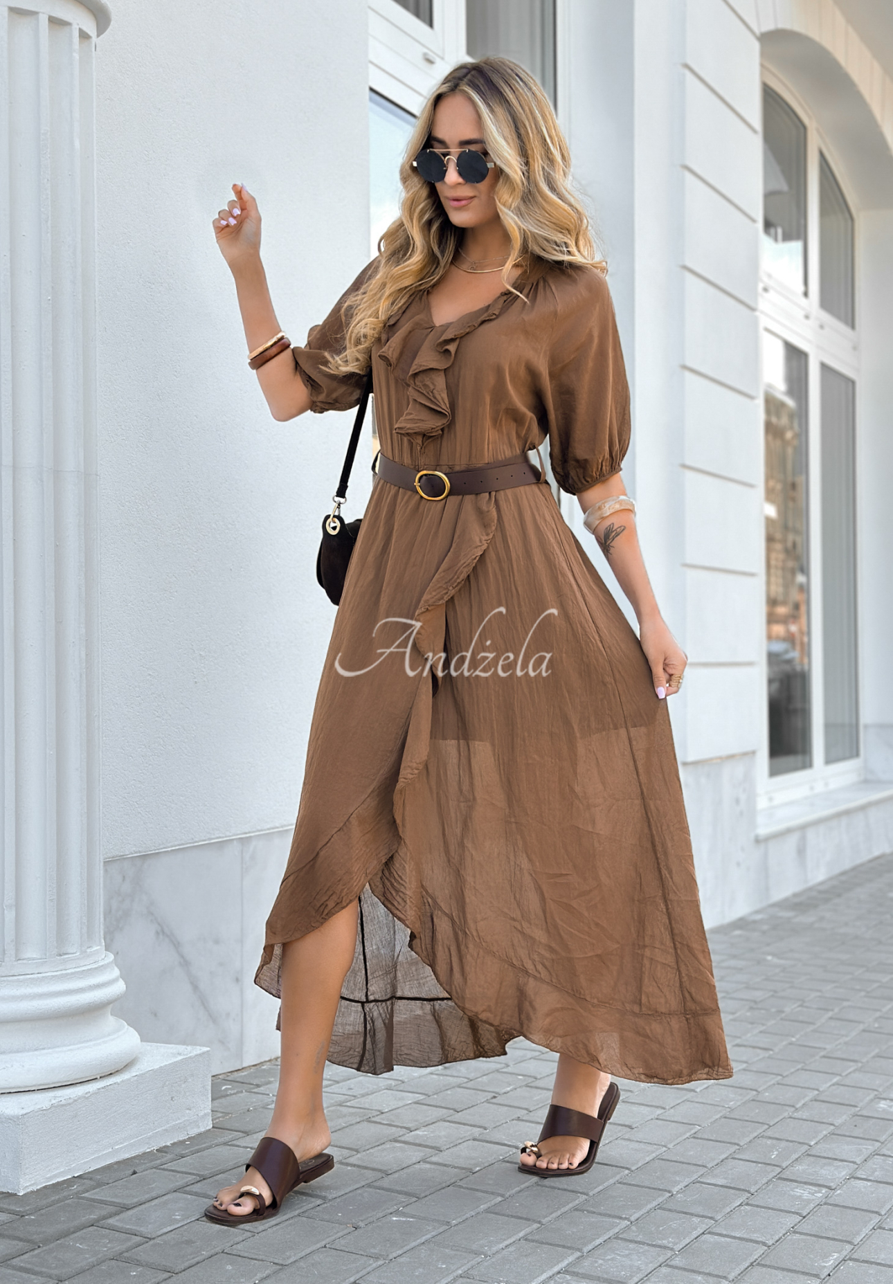 Šaty midi s volánikmi a opaskom Every Twirl čokoládová