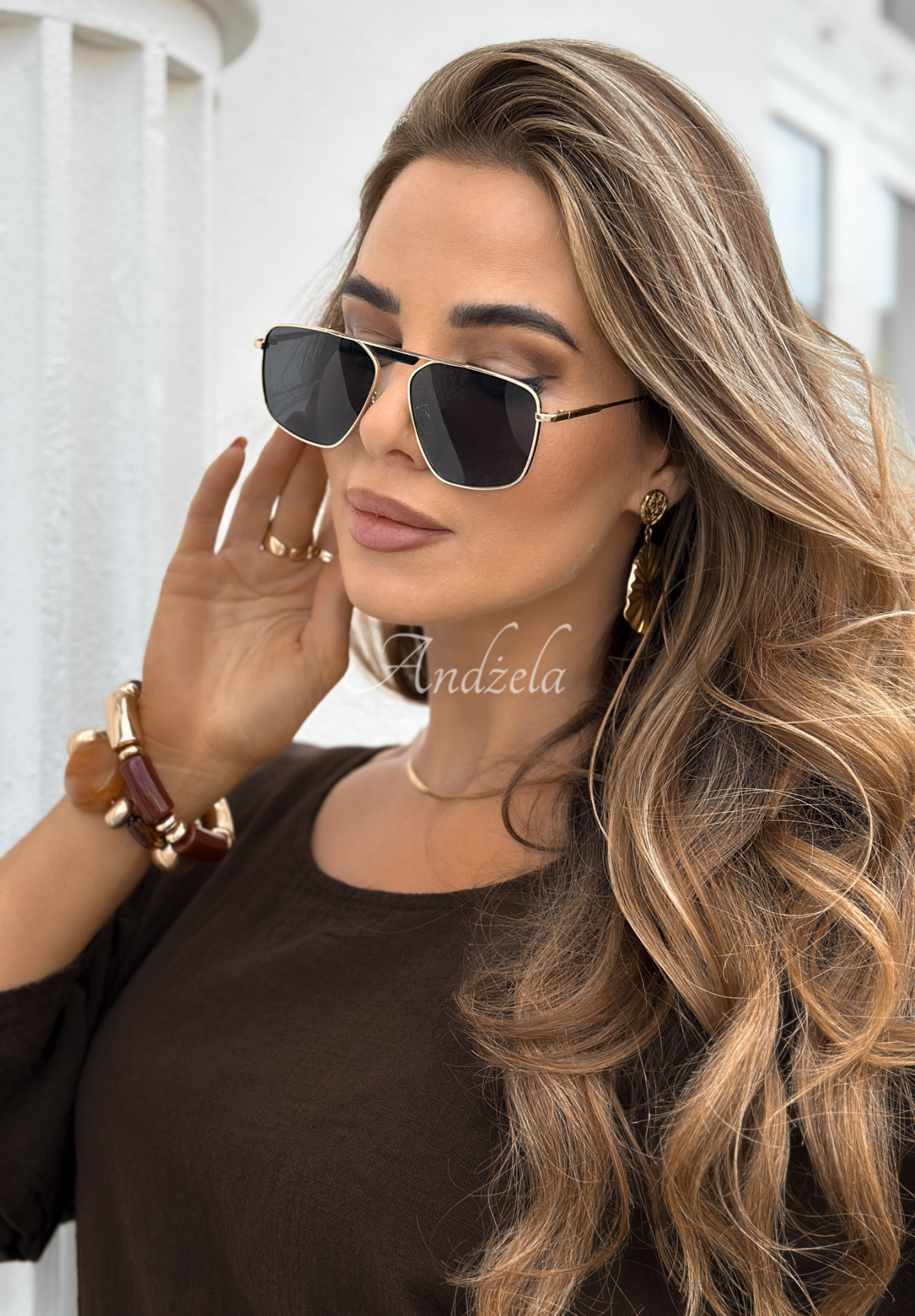 Slnečné okuliare Glamorous Glances zlato-čierne