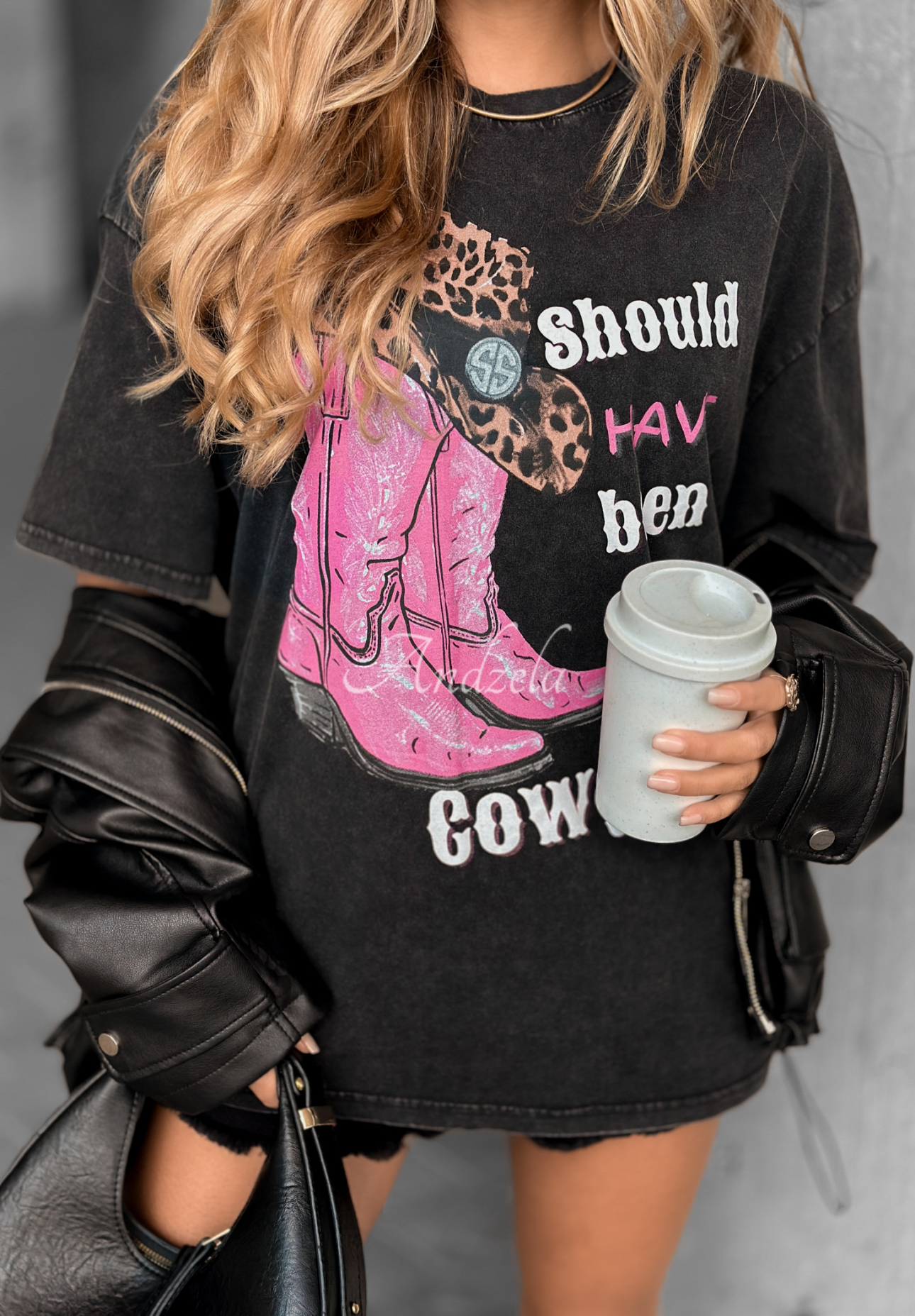 Tričko s potlačou A Cowgirl tmavosivý