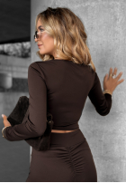 Krátka Blúzka longsleeve z dekoltem Go Ahead čokoládová