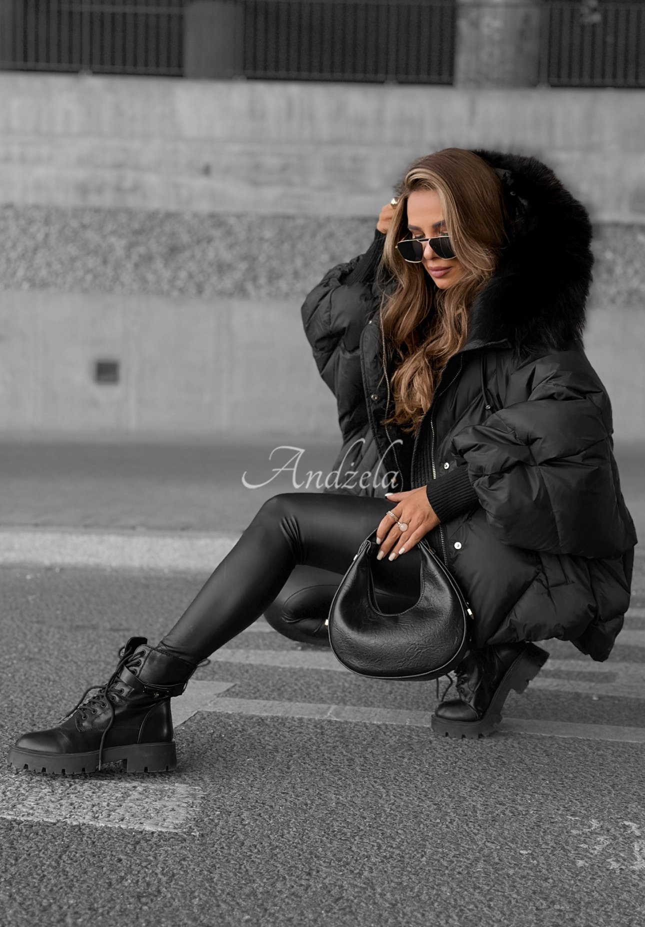 Páperová bunda s kapucňou Look Again čierna