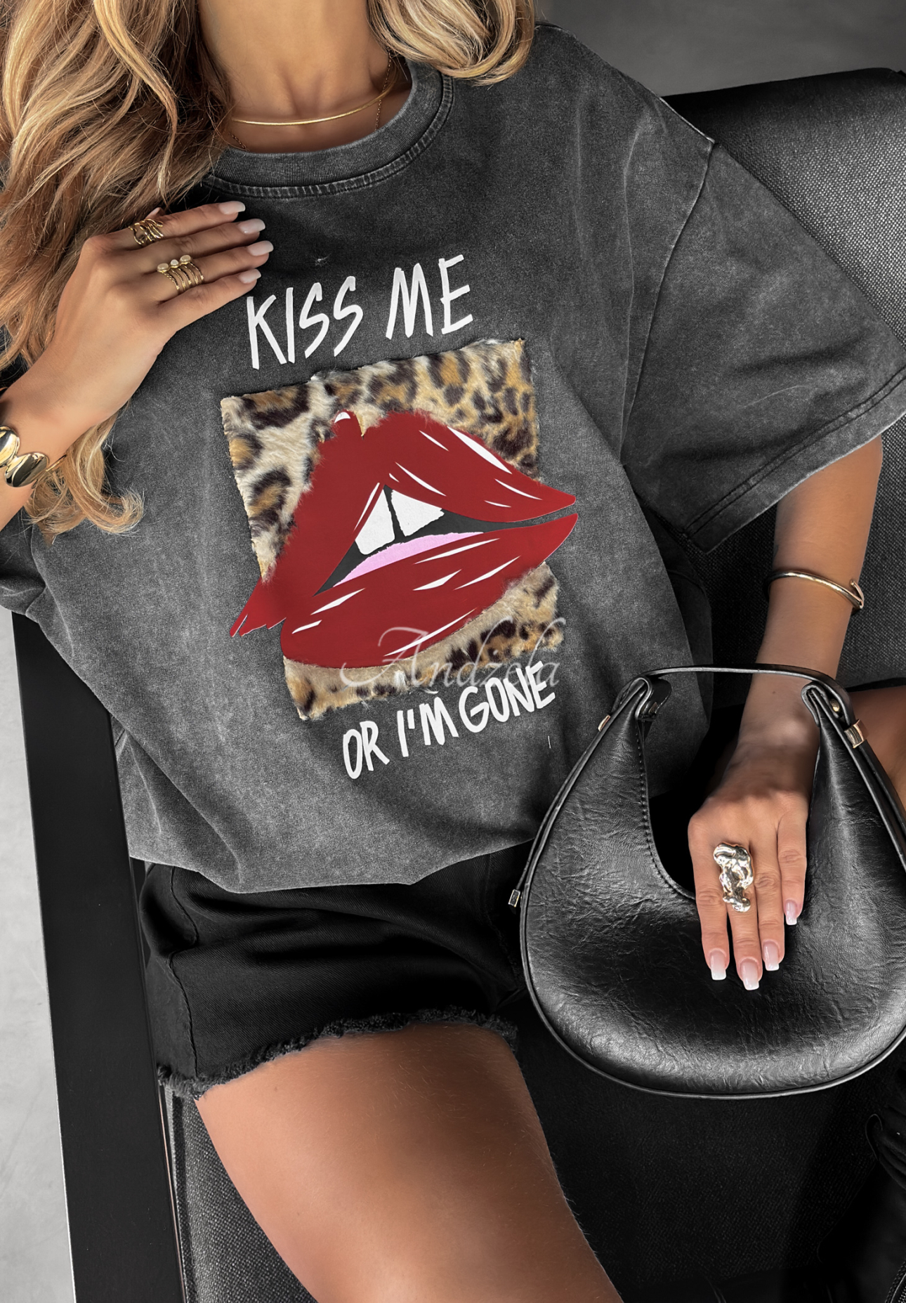 Tričko s potlačou Kiss Me Or I'm Gone sivý