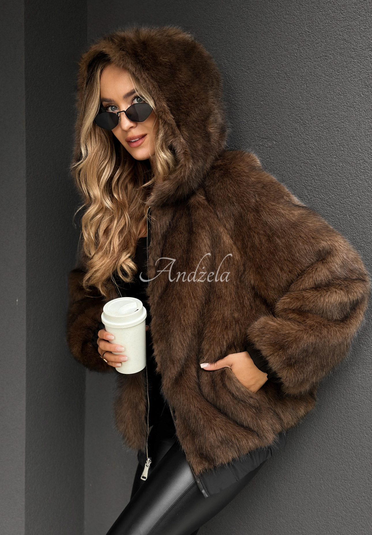 Obojstranná bunda s kožušinou a kapucňou Chilly Air čierna