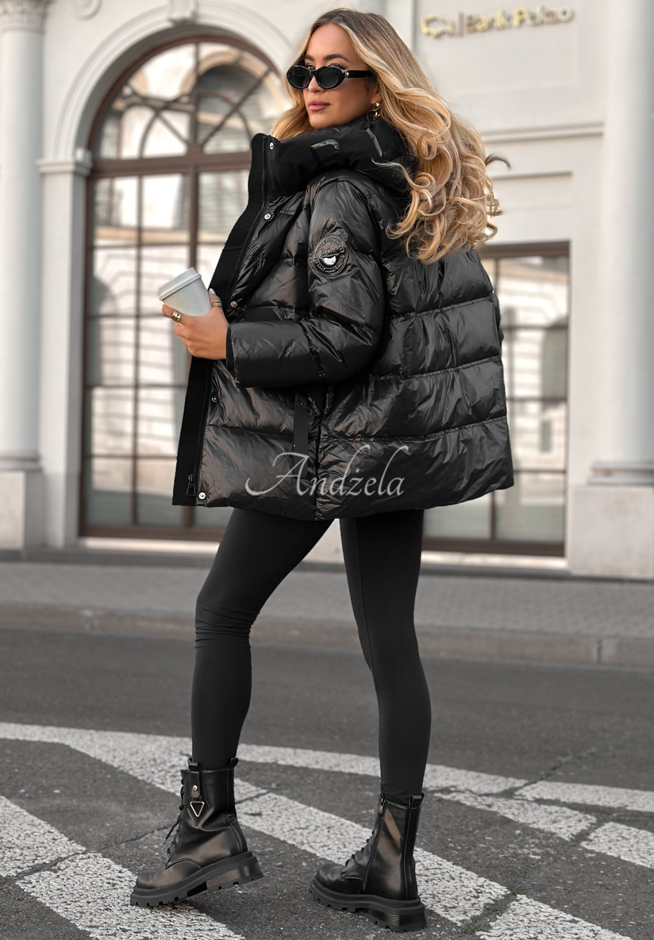 Páperová bunda s kapucňou Turn Around cierna