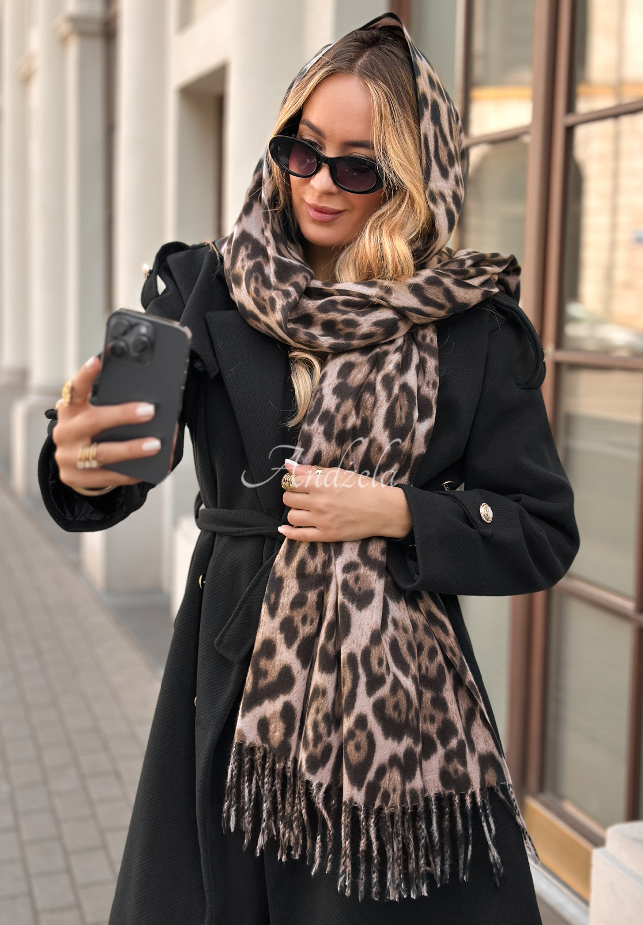 Šál so strapcami s leopardím vzoro Still Mine béžovo-čokoládový