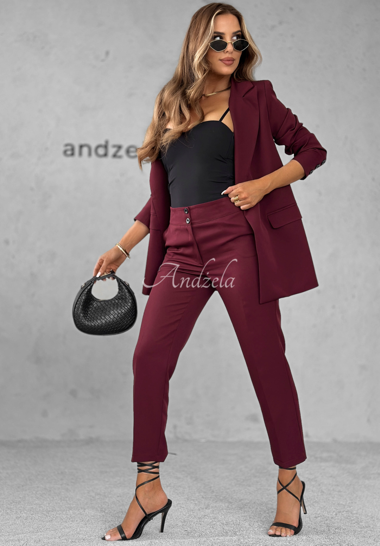 Elegantné cigaretové nohavice Runway Ready bordové