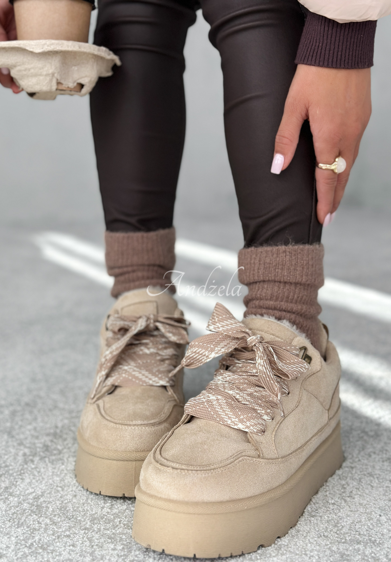 Semišové sneakersy Comfy In The Cold béžové