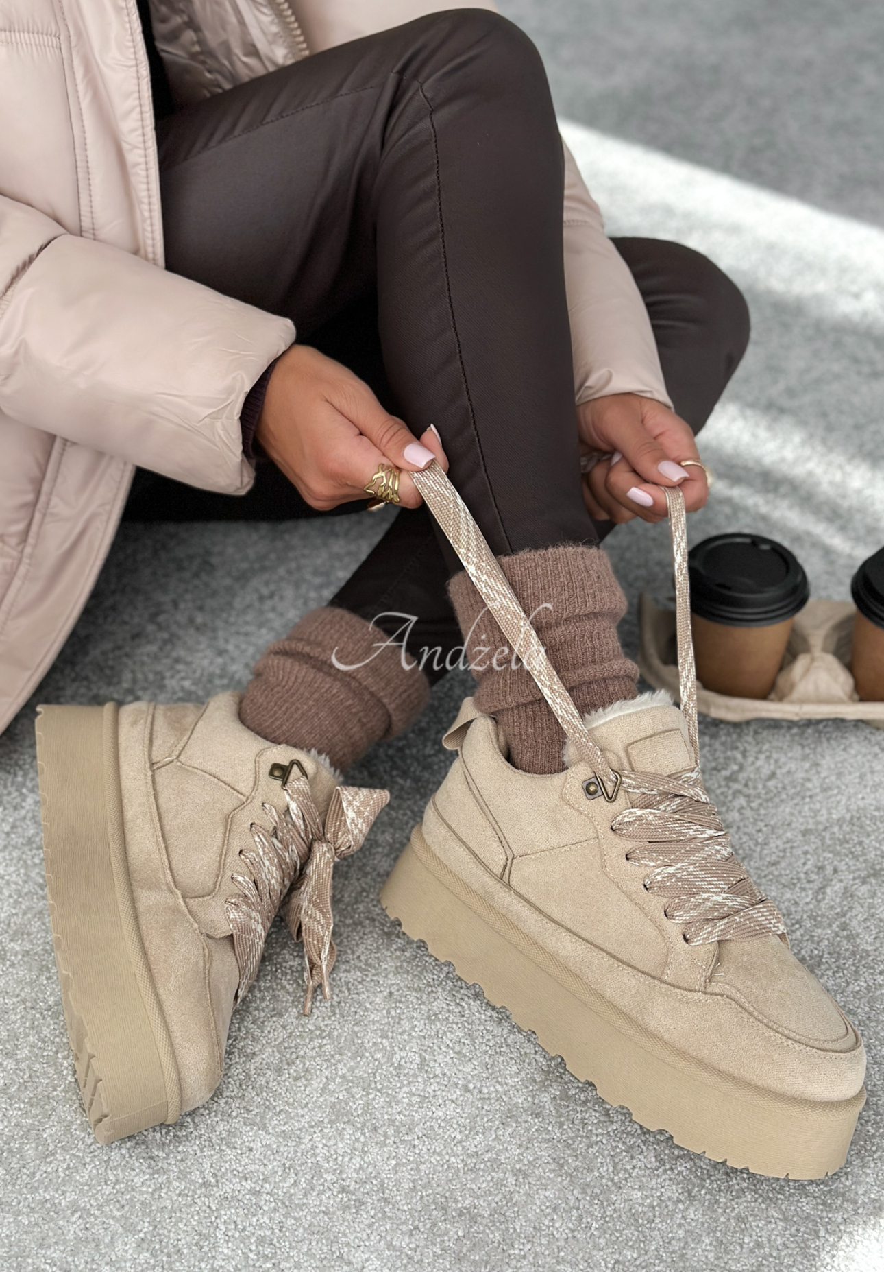 Semišové sneakersy Comfy In The Cold béžové