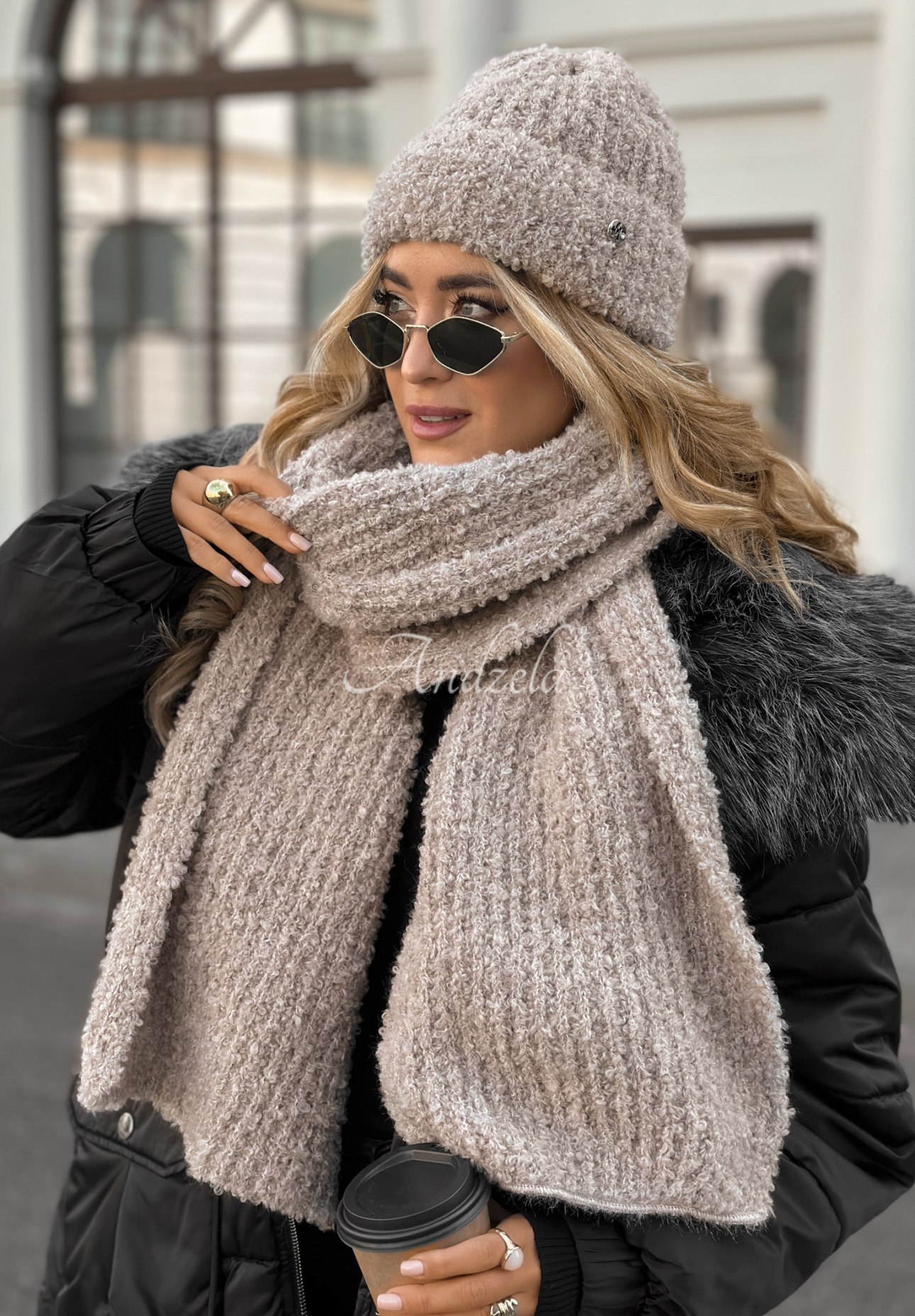 Čiapka boucle Winter Everywhere béžová