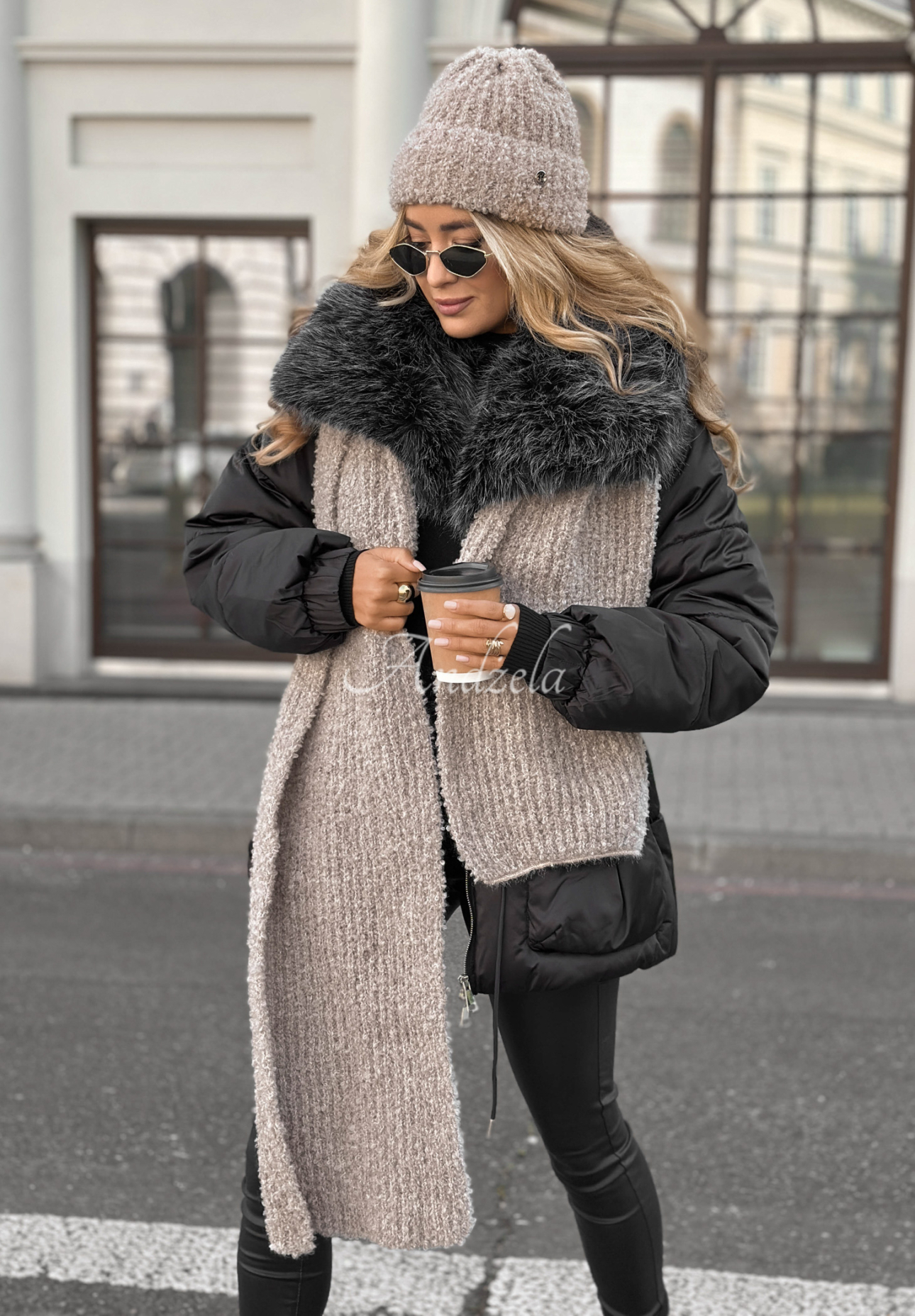 Čiapka boucle Winter Everywhere béžová