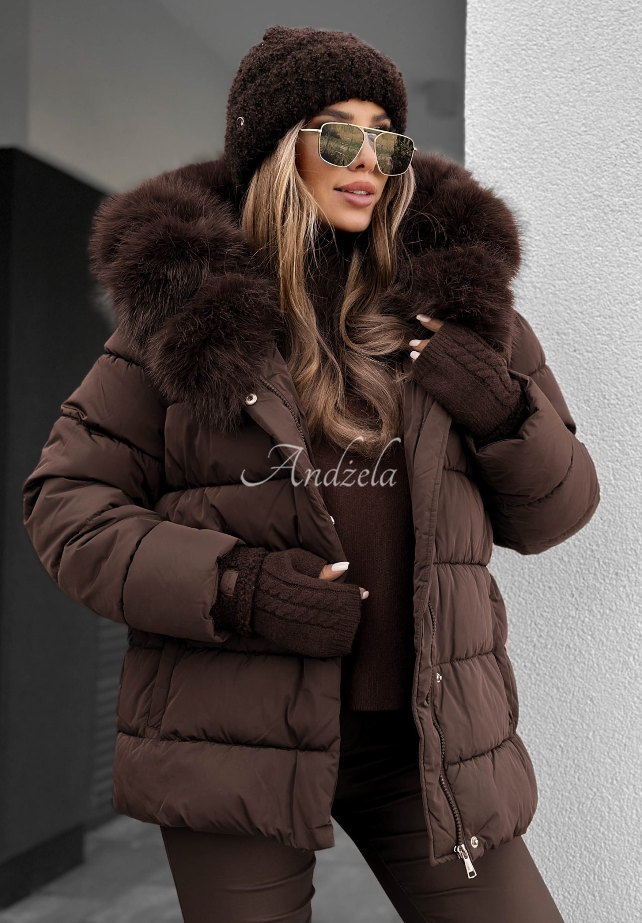 Prešívaná bunda s kožušinou a opaskom Coldest Moments čokoládová