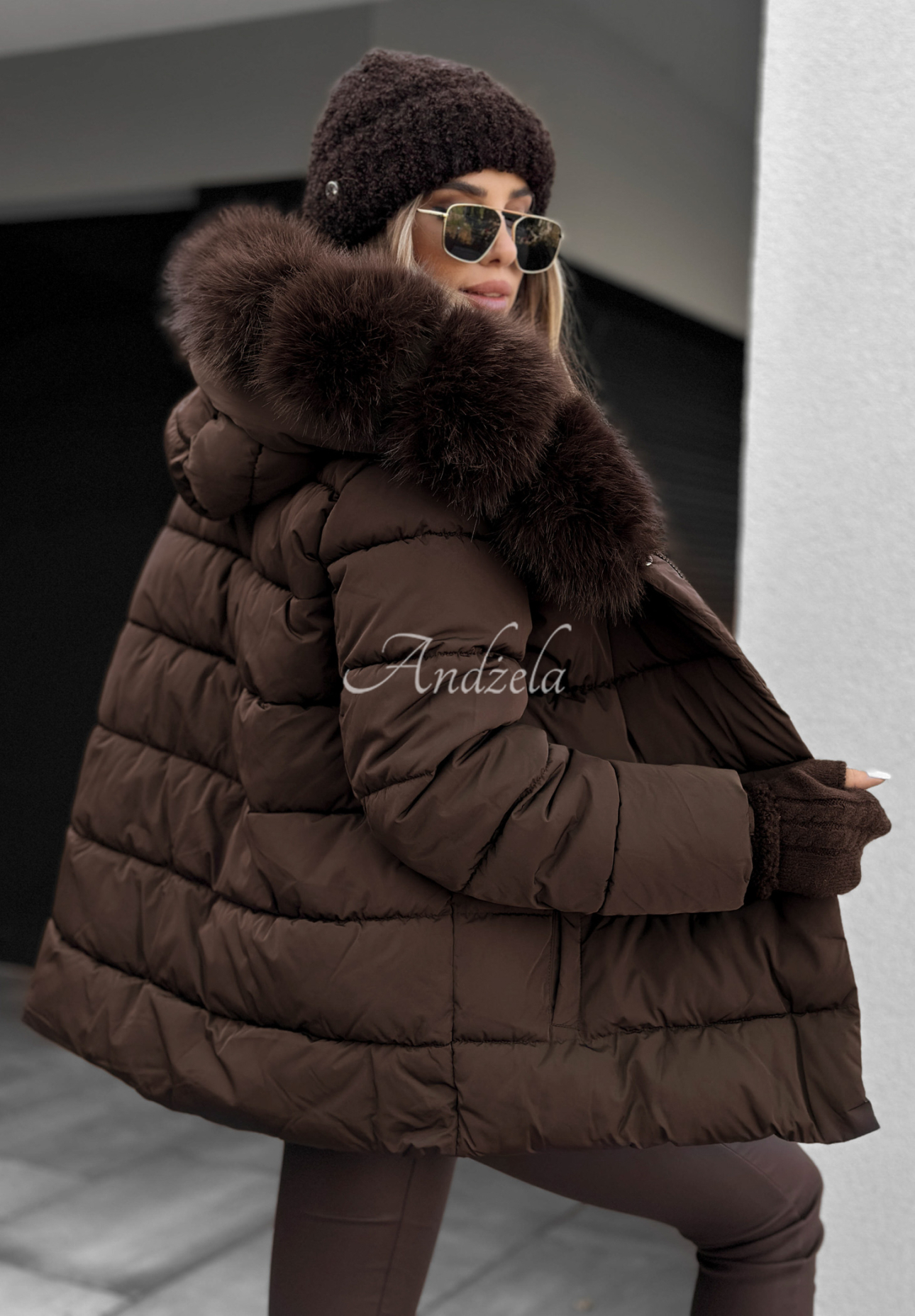 Prešívaná bunda s kožušinou a opaskom Coldest Moments čokoládová