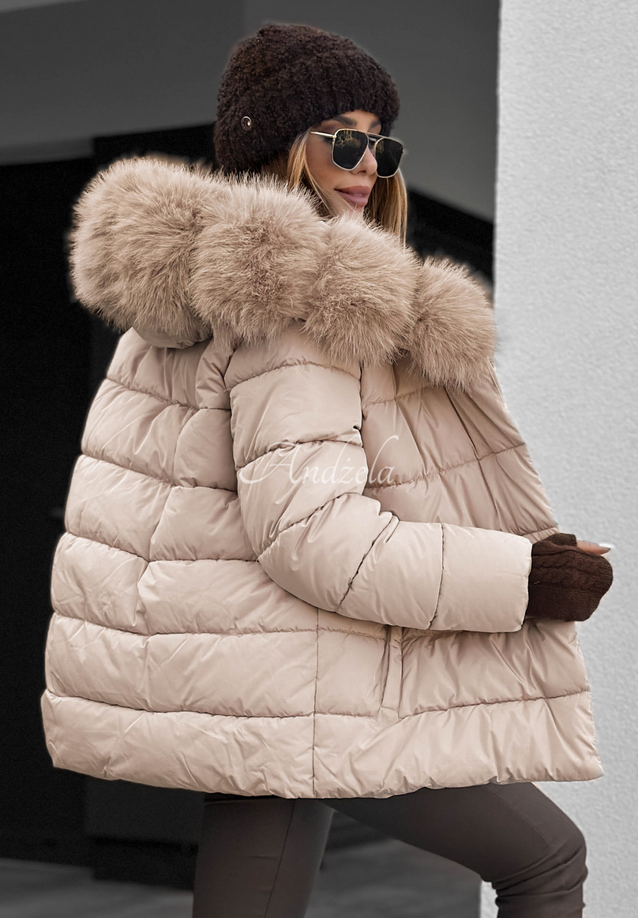 Prešívaná bunda s kožušinou a opaskom Coldest Moments béžová