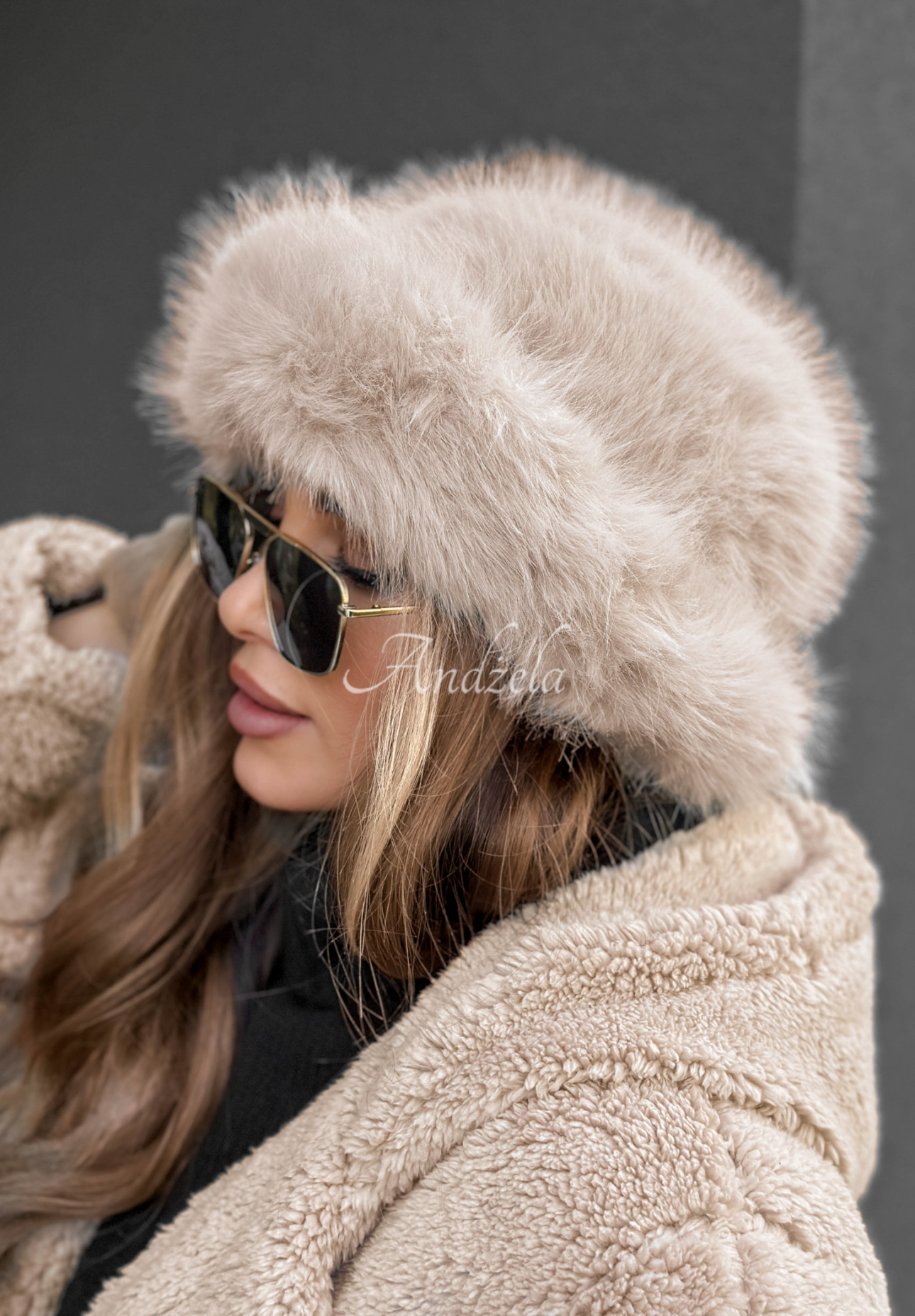 Čiapka bucket hat s kožúškom Winter Cuddles béžová