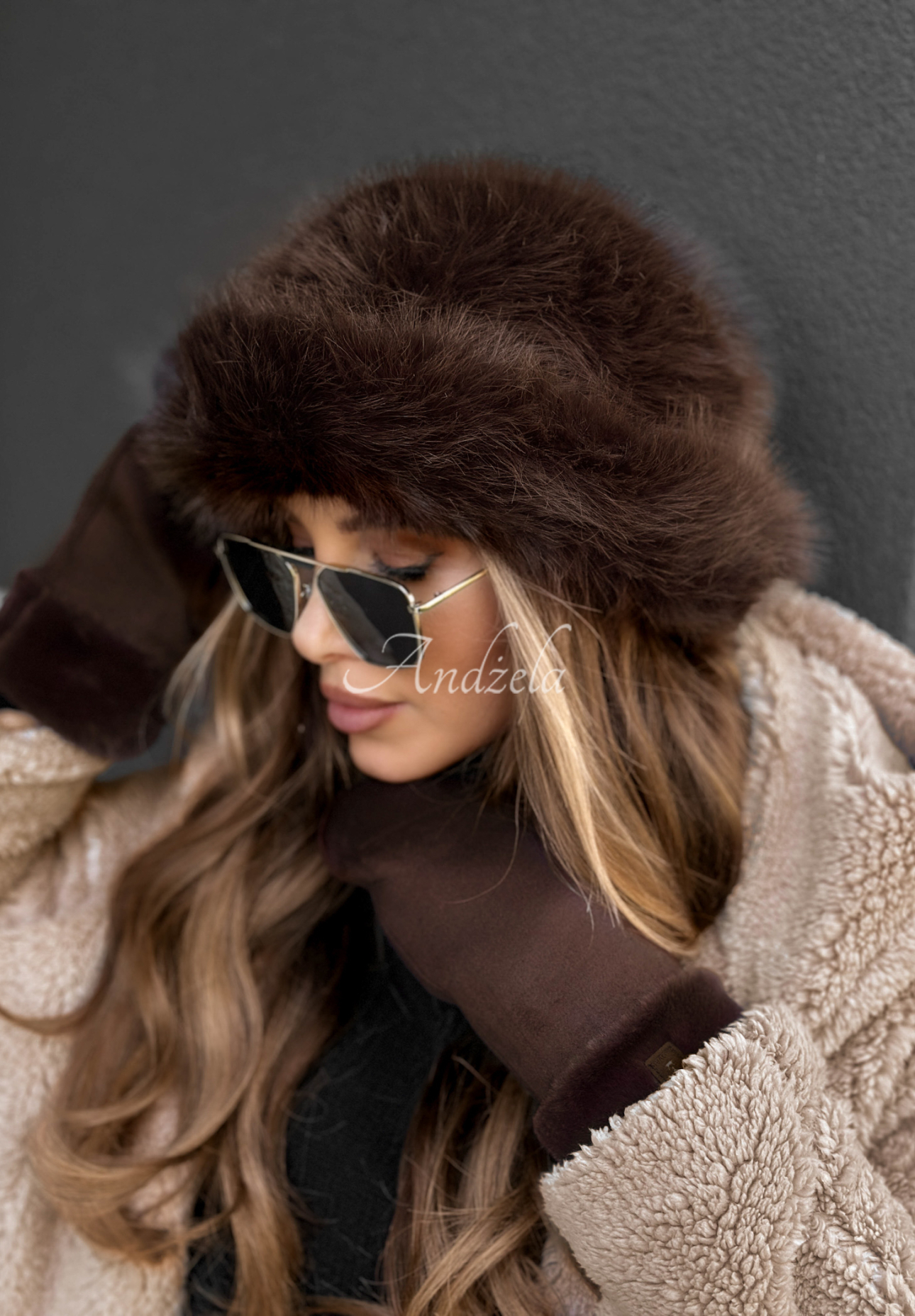 Čiapka bucket hat s kožúškom Winter Cuddles čokoládová