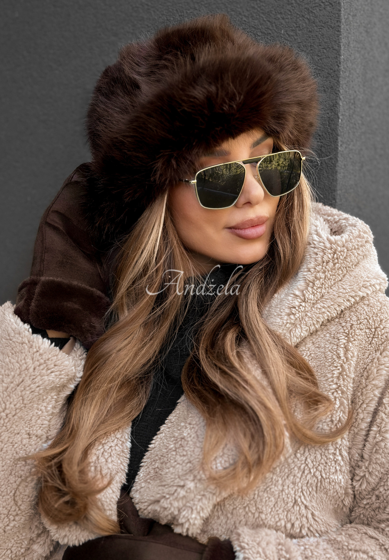 Čiapka bucket hat s kožúškom Winter Cuddles čokoládová