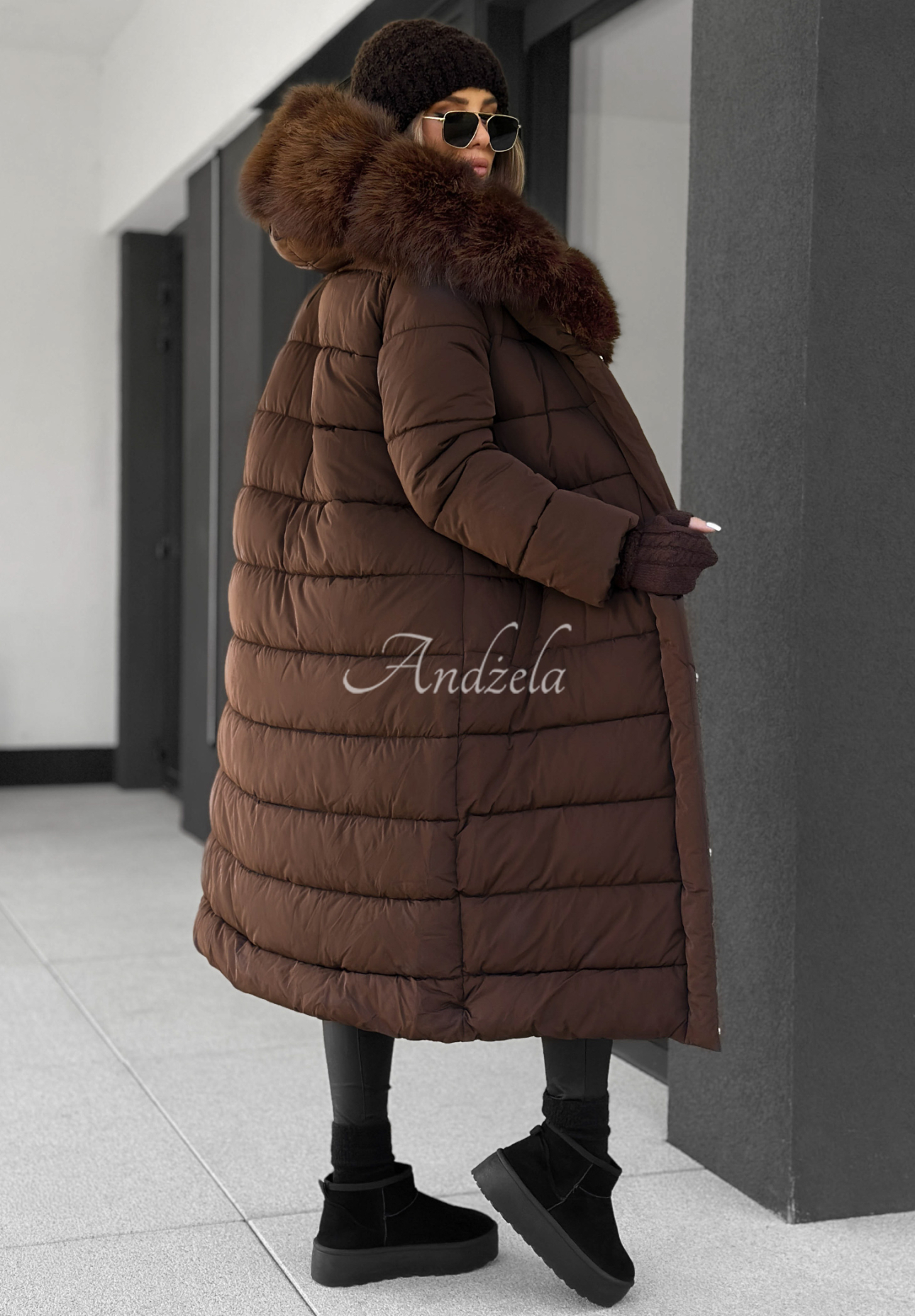 Dlhá prešívaná bunda s kožušinou For Cold Weather čokoládová