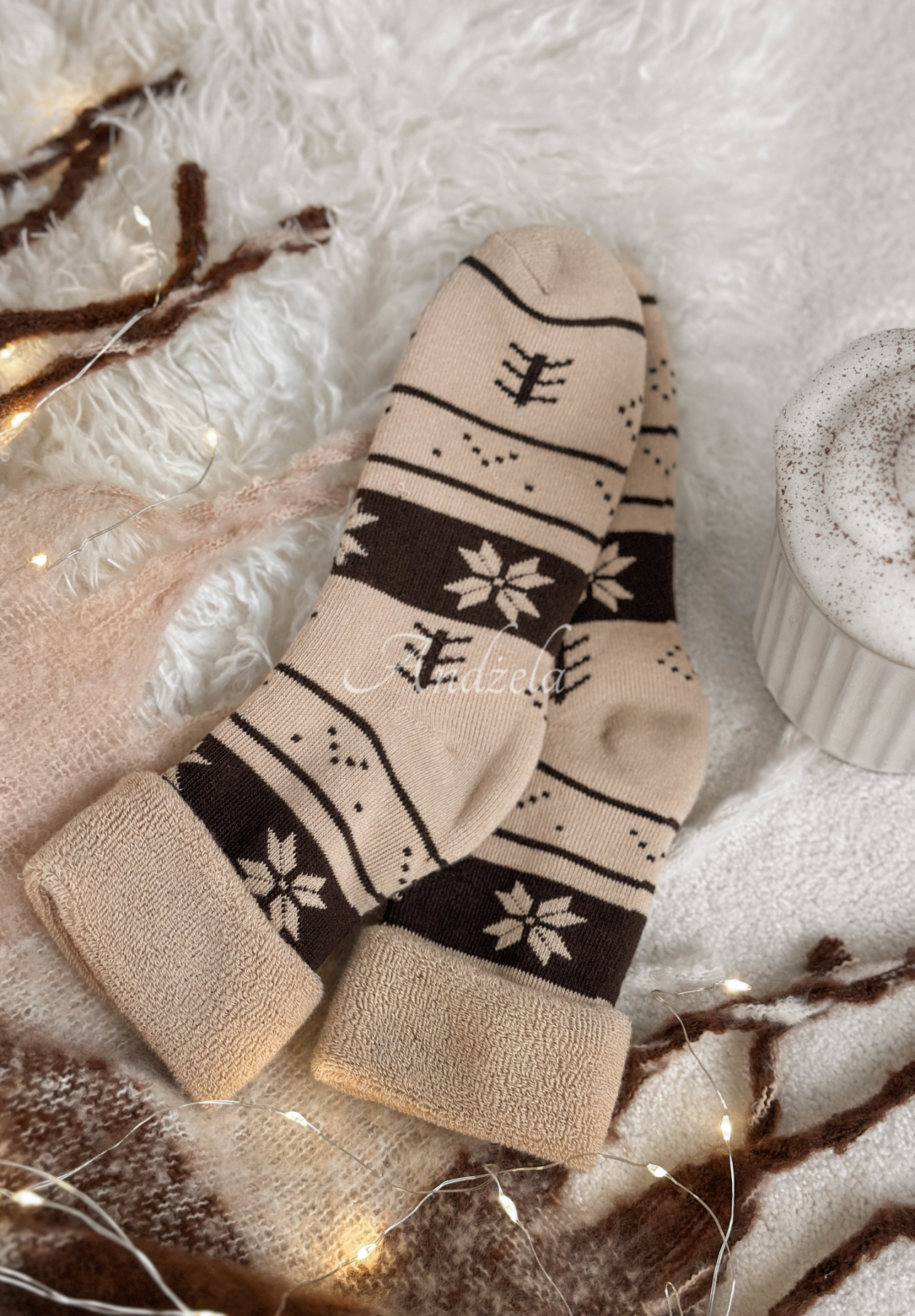 Dlhé ponožky so vzormi Winter Steps béžovo-čokoládové