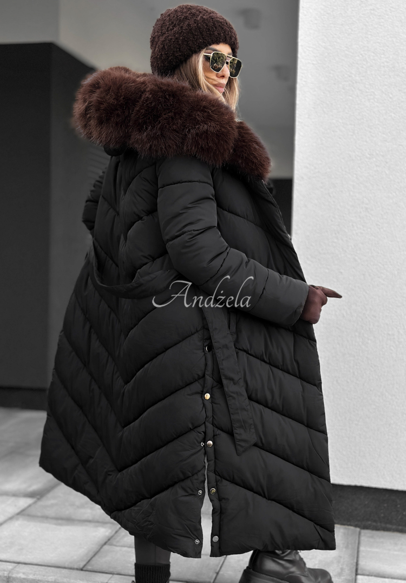 Dlhá prešívaná bunda s kožušinou Wintery Affection čierna