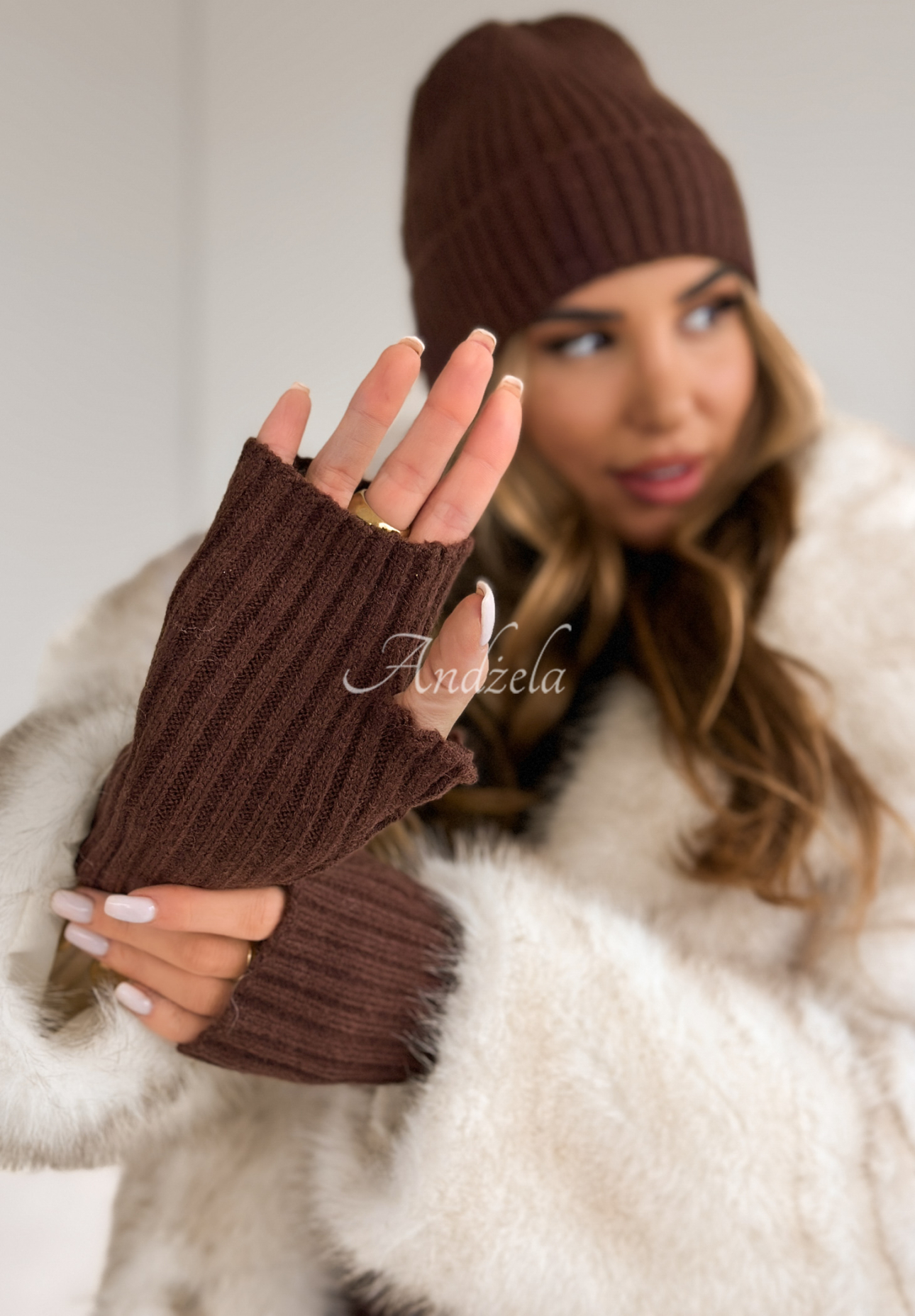 Súprava čiapka, šál a rukavice 3in1 Winter Threads čokoládový
