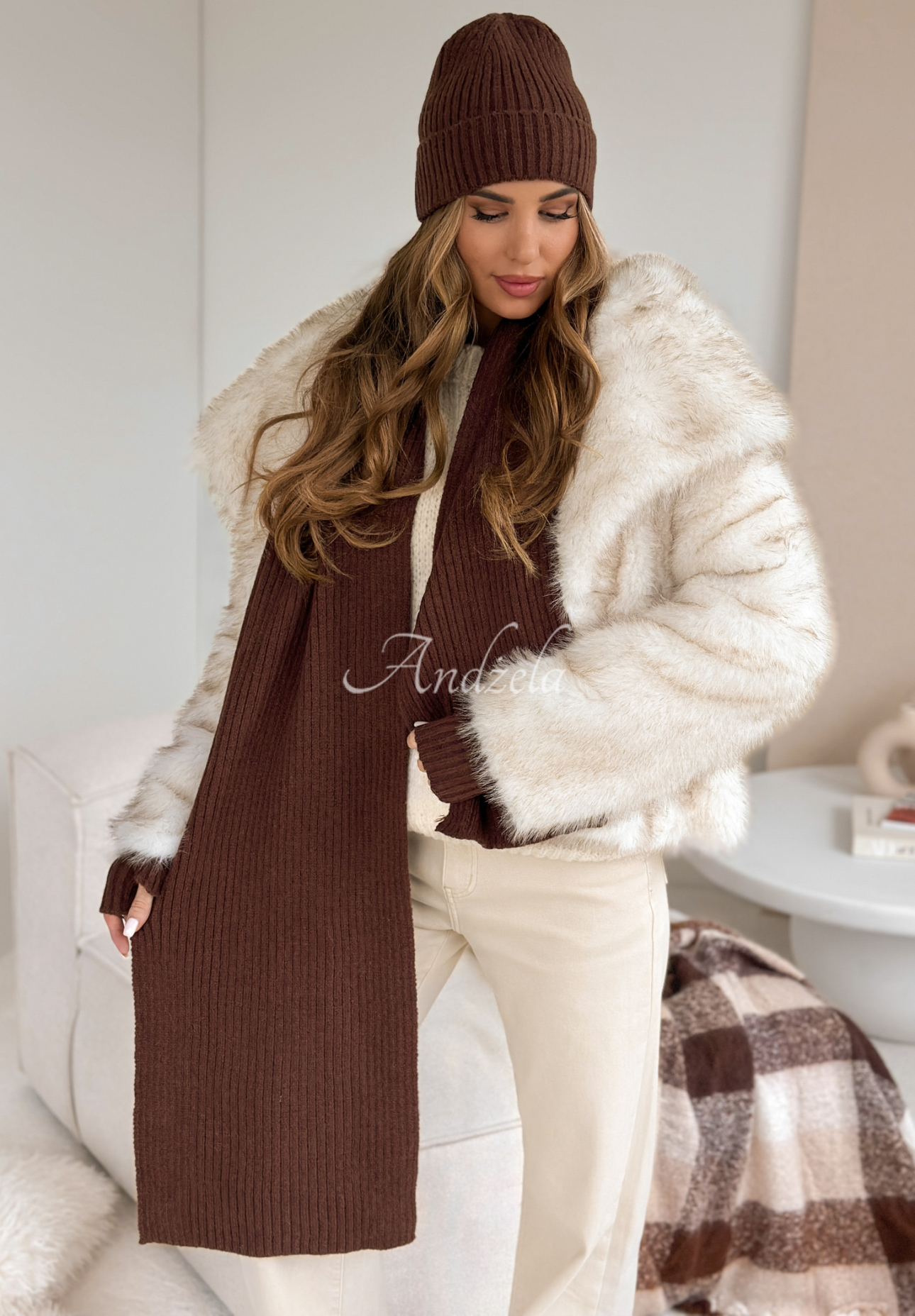 Súprava čiapka, šál a rukavice 3in1 Winter Threads čokoládový