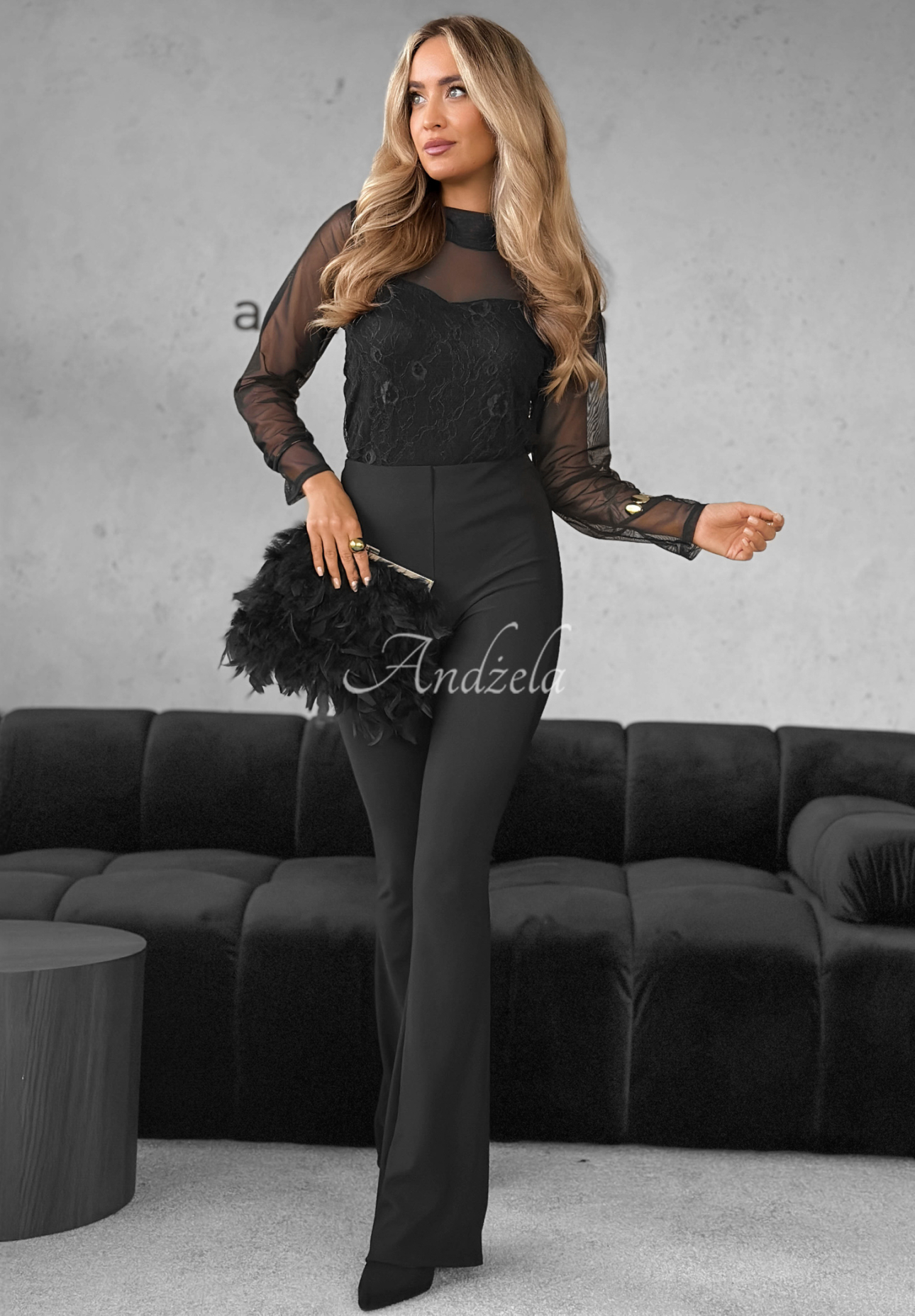 Sieťovaná blúzka s čipkou a viskózou Divine Lace čierna