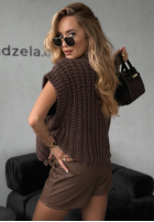 Krátka sweterkowa Vesta z guzikami Autumn Lovers čokoládová