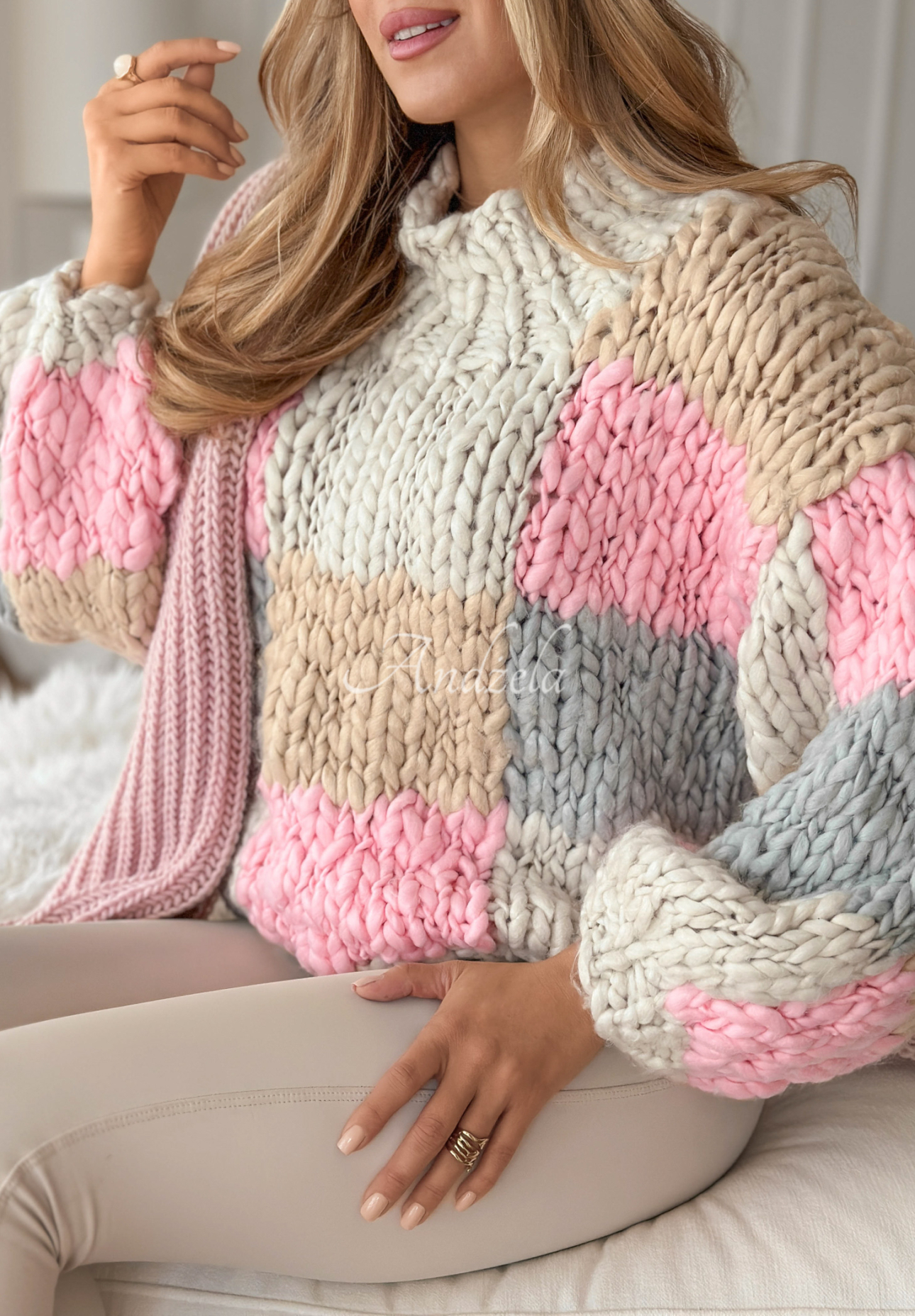 Ozdobne pletený sveter Cozy Cuddles ružovo-béžový
