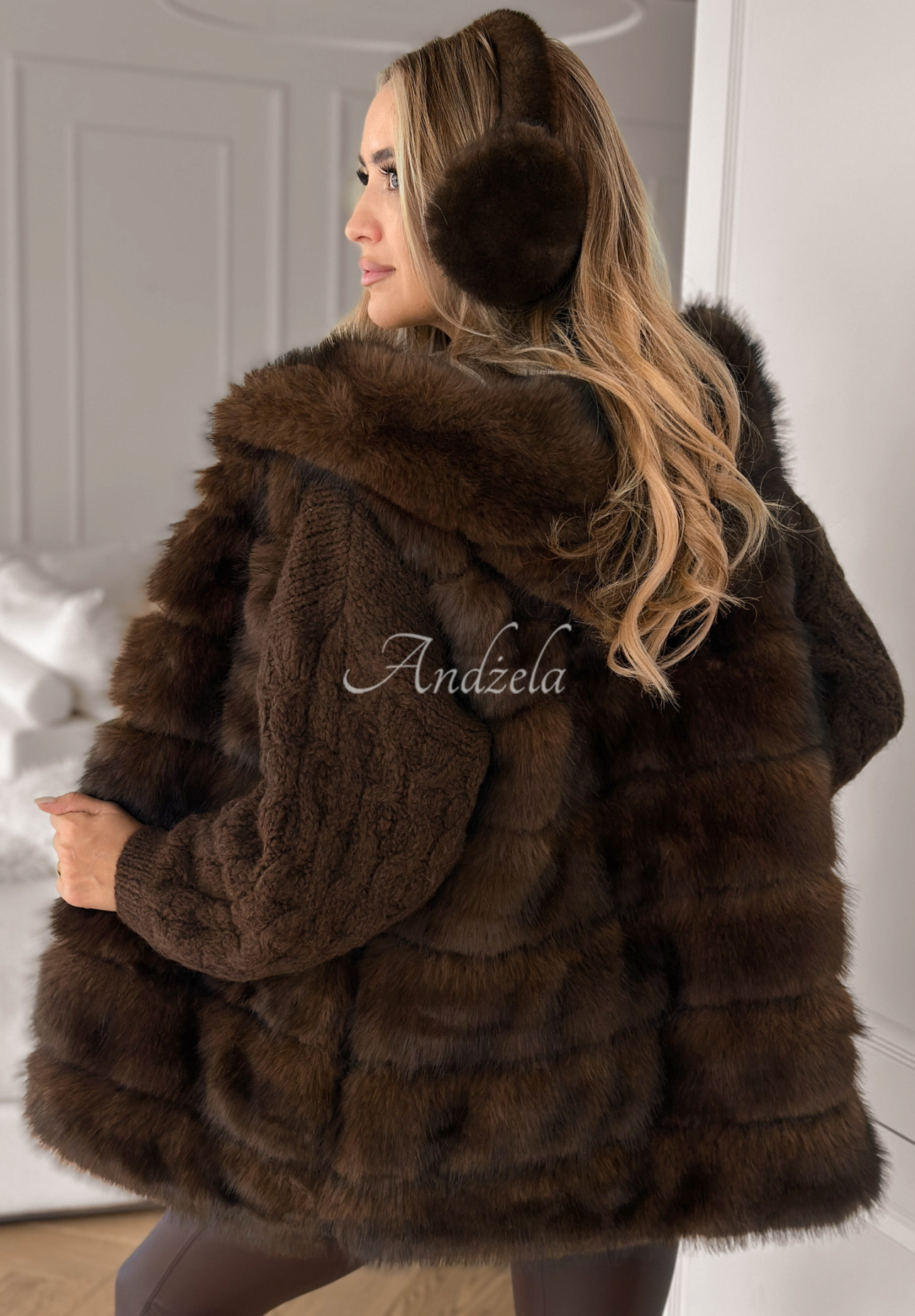 Vesta s kožušinou Long Cold Days čokoládová