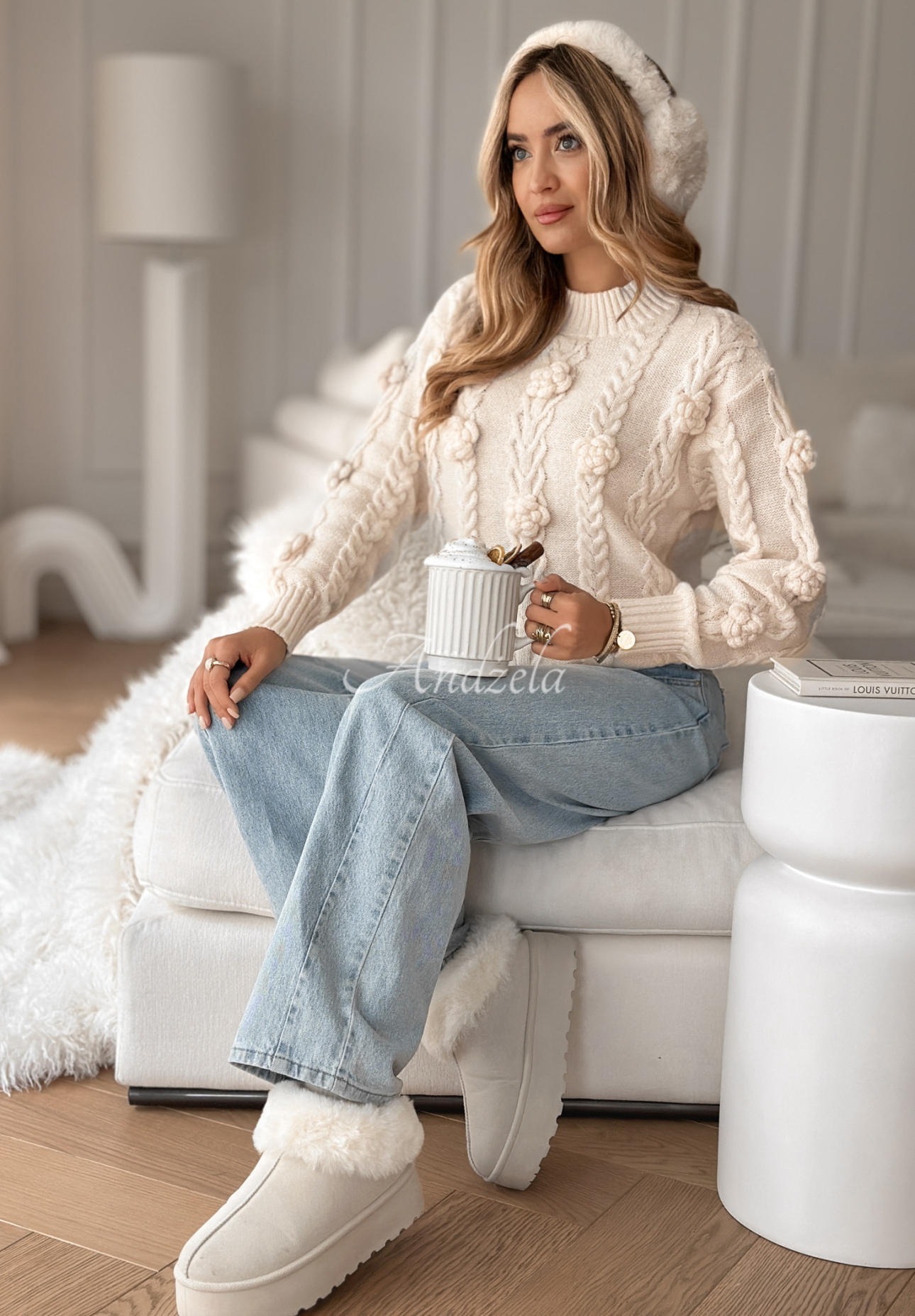 Viskózový ozdobne pletený sveter s kvetmi Flowery Mimosa béžový