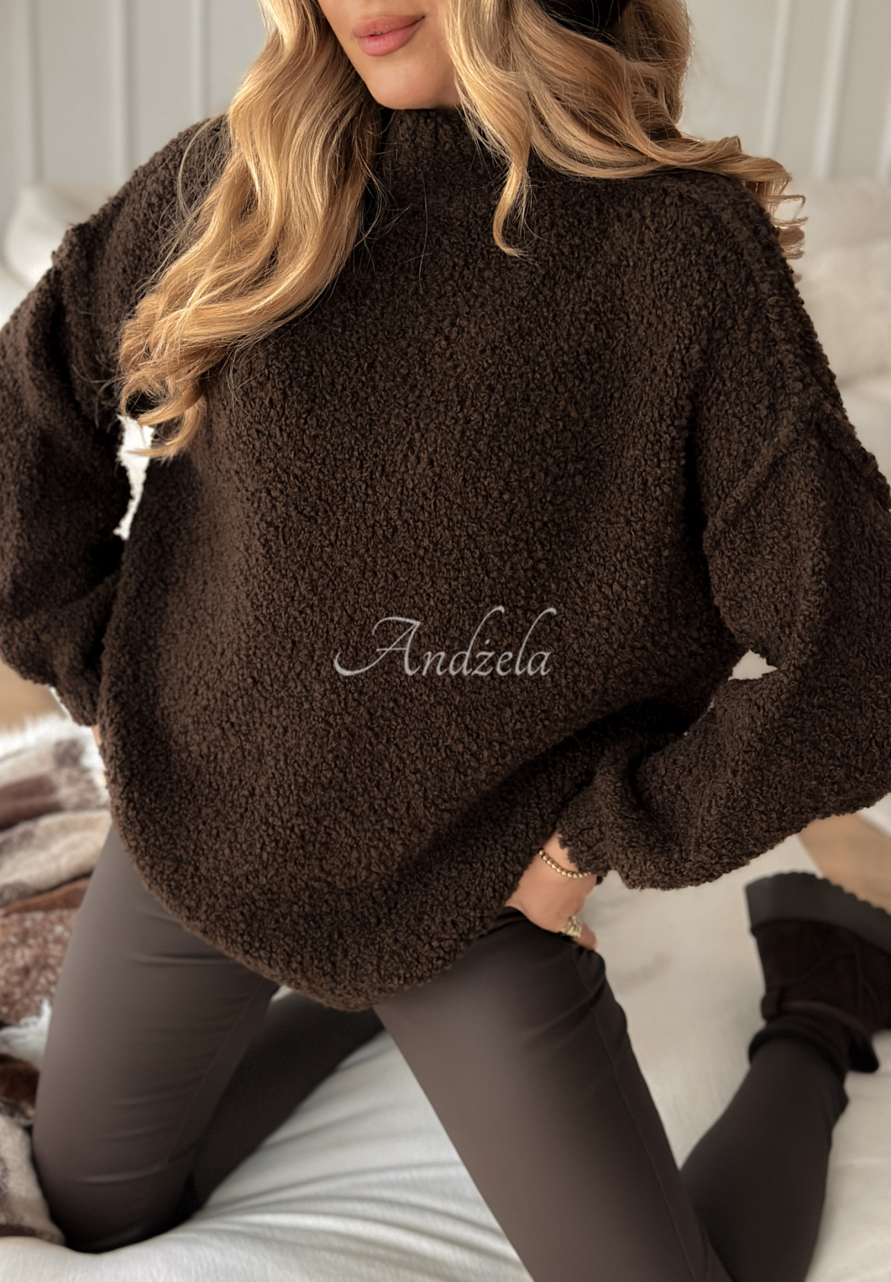 Sveter Comfy And Fluffy čokoládový