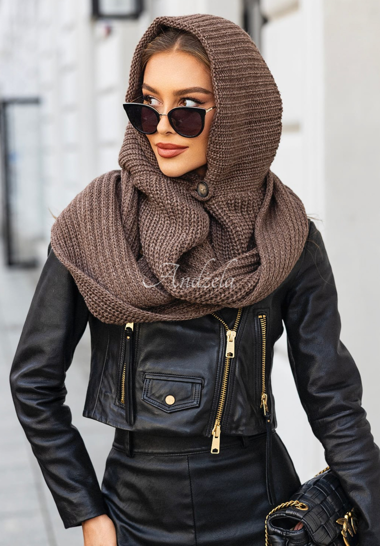 Šál nákrčník s kapucňou balaclava Shade Of Winter  čokoládová