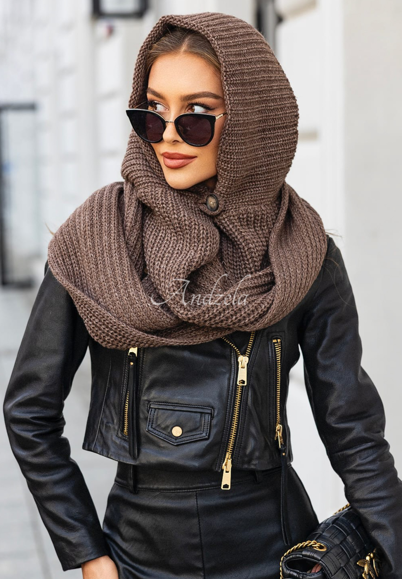 Šál nákrčník s kapucňou balaclava Shade Of Winter  čokoládová