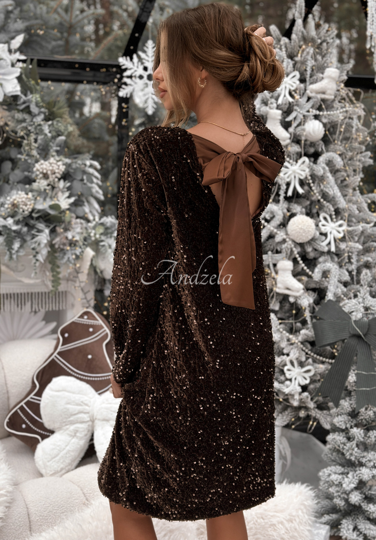 Flitrované šaty s mašľou vzadu Santa&#039;s Delight čokoládová