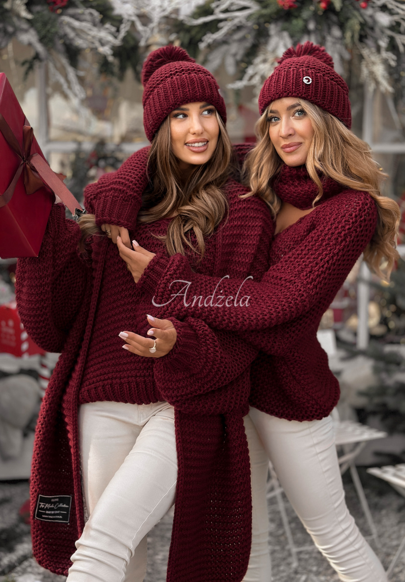 Pletený sveter s vlnou Winter Is Calling bordová