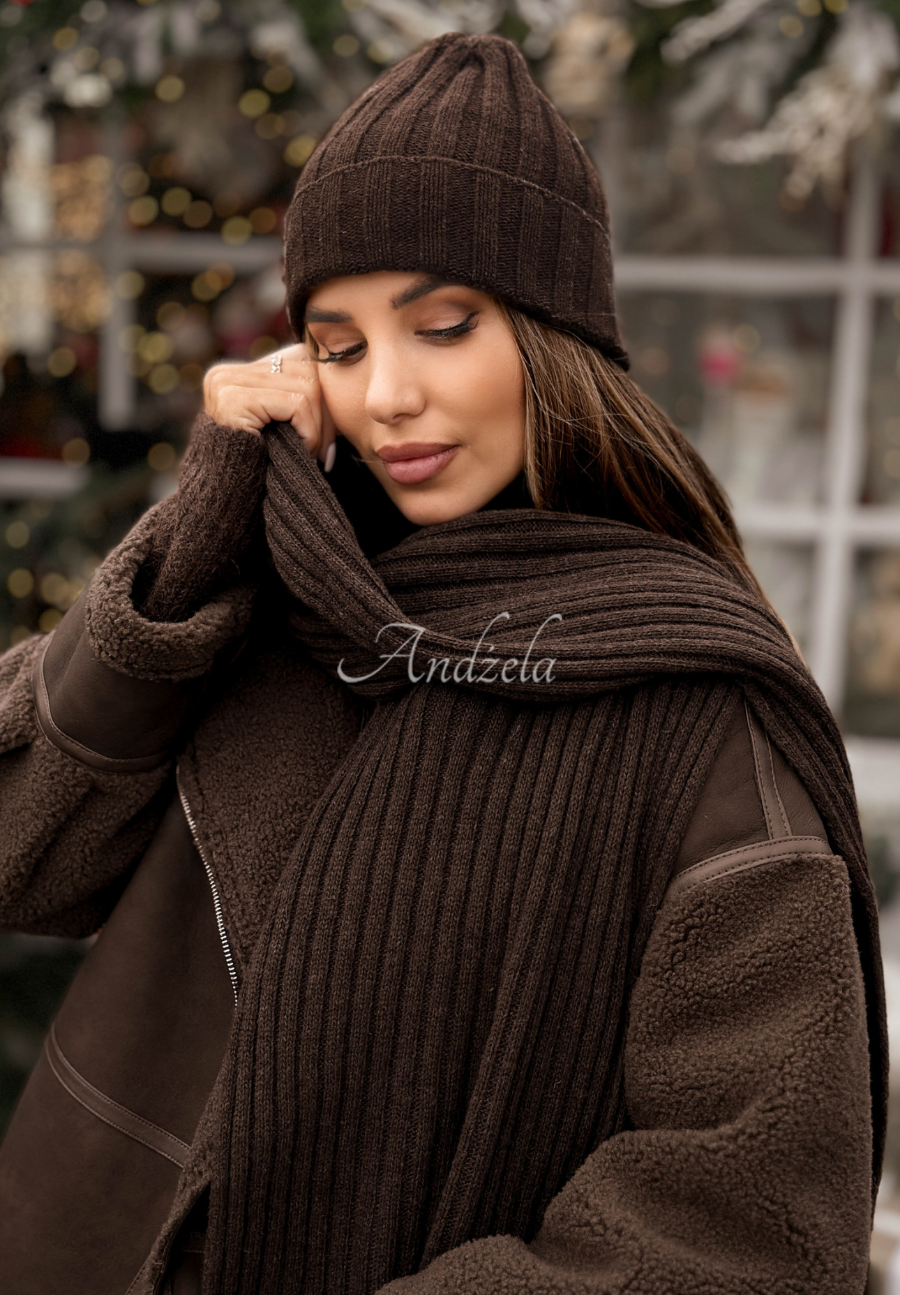 Rebrovaná súprava čiapka a šál s vlnou a kašmírom Snow Dates čokoládový