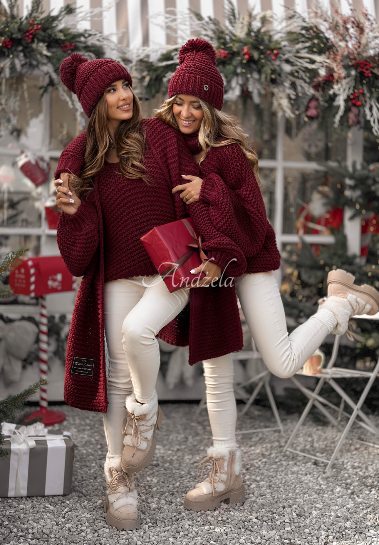 Pletený sveter s vlnou Winter Is Calling bordová