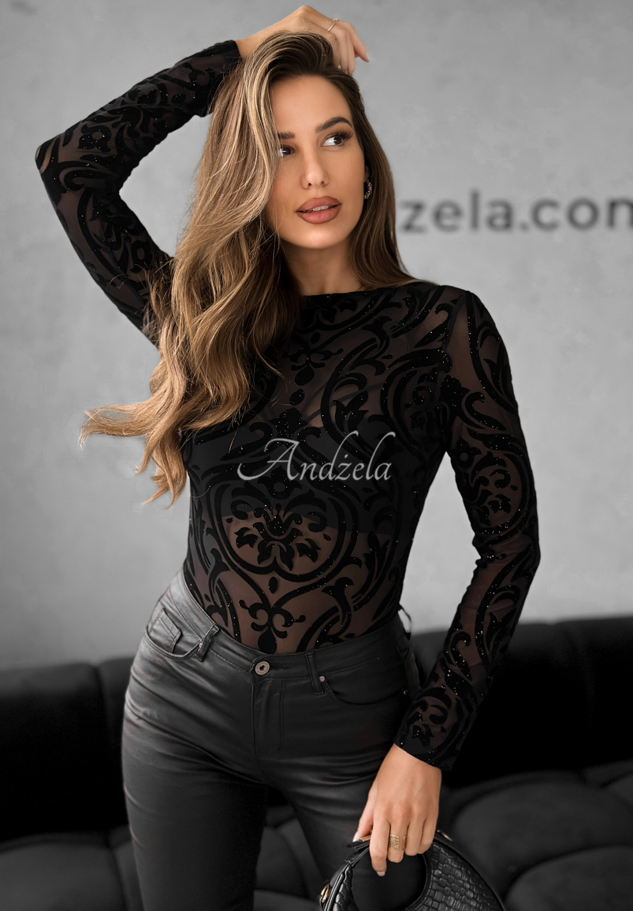 Lesklá sieťovaná blúzka so vzormi The Bad News čierna