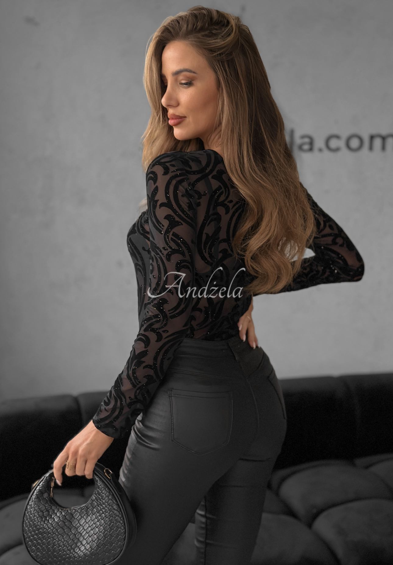 Lesklá sieťovaná blúzka so vzormi The Bad News čierna