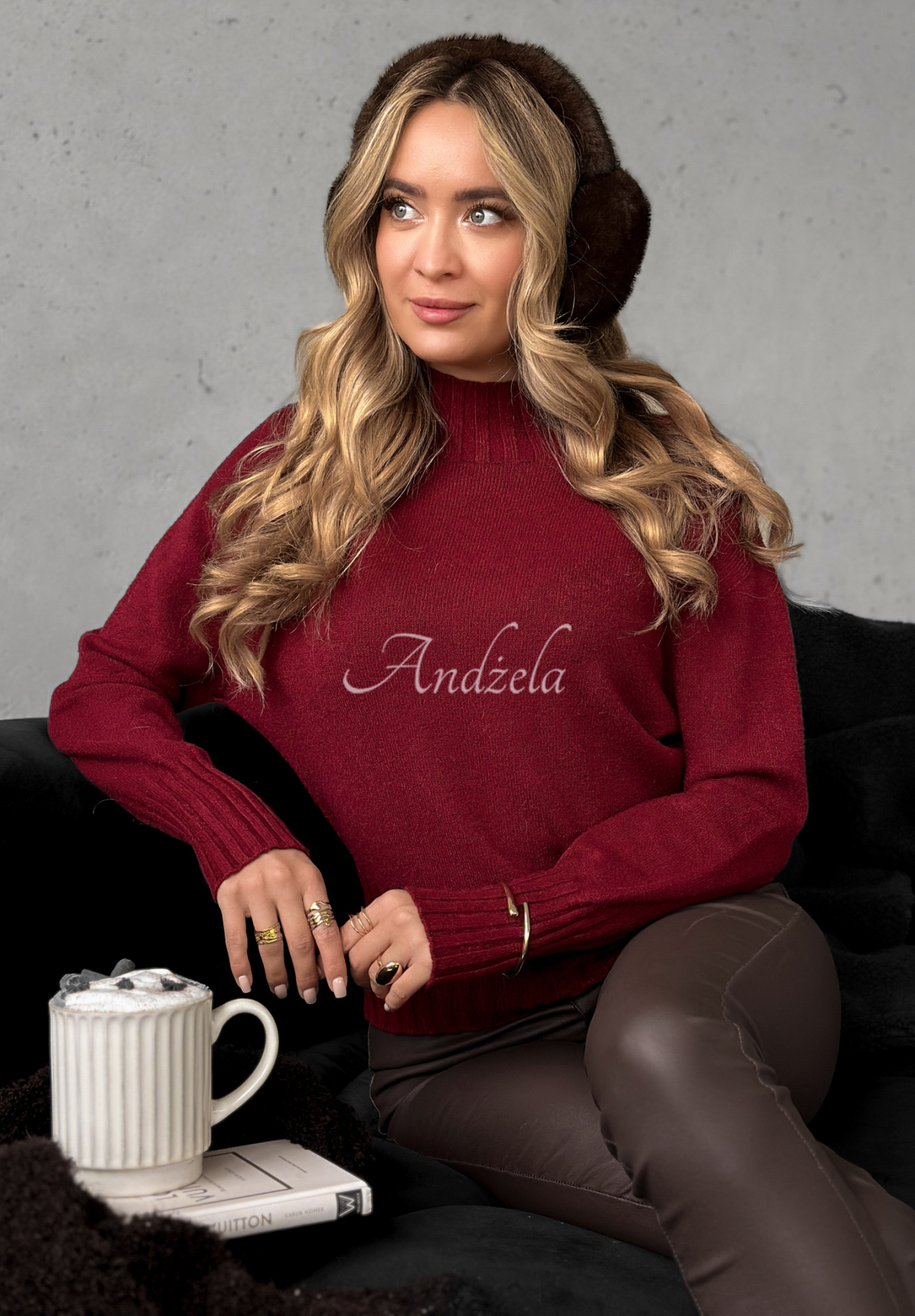 Krátky viskózový sveter s rolákom Single Snowflake bordová