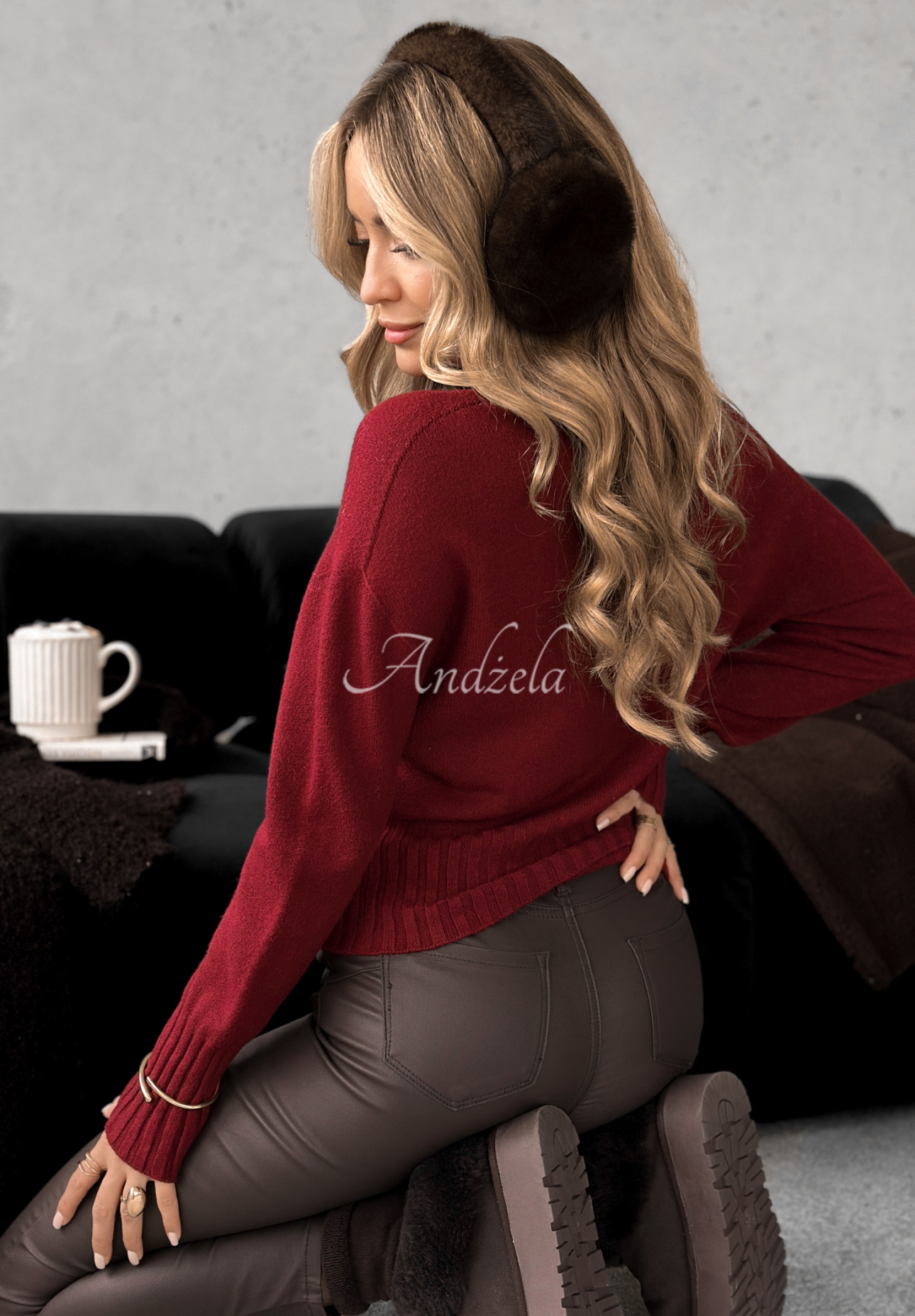 Krátky viskózový sveter s rolákom Single Snowflake bordová