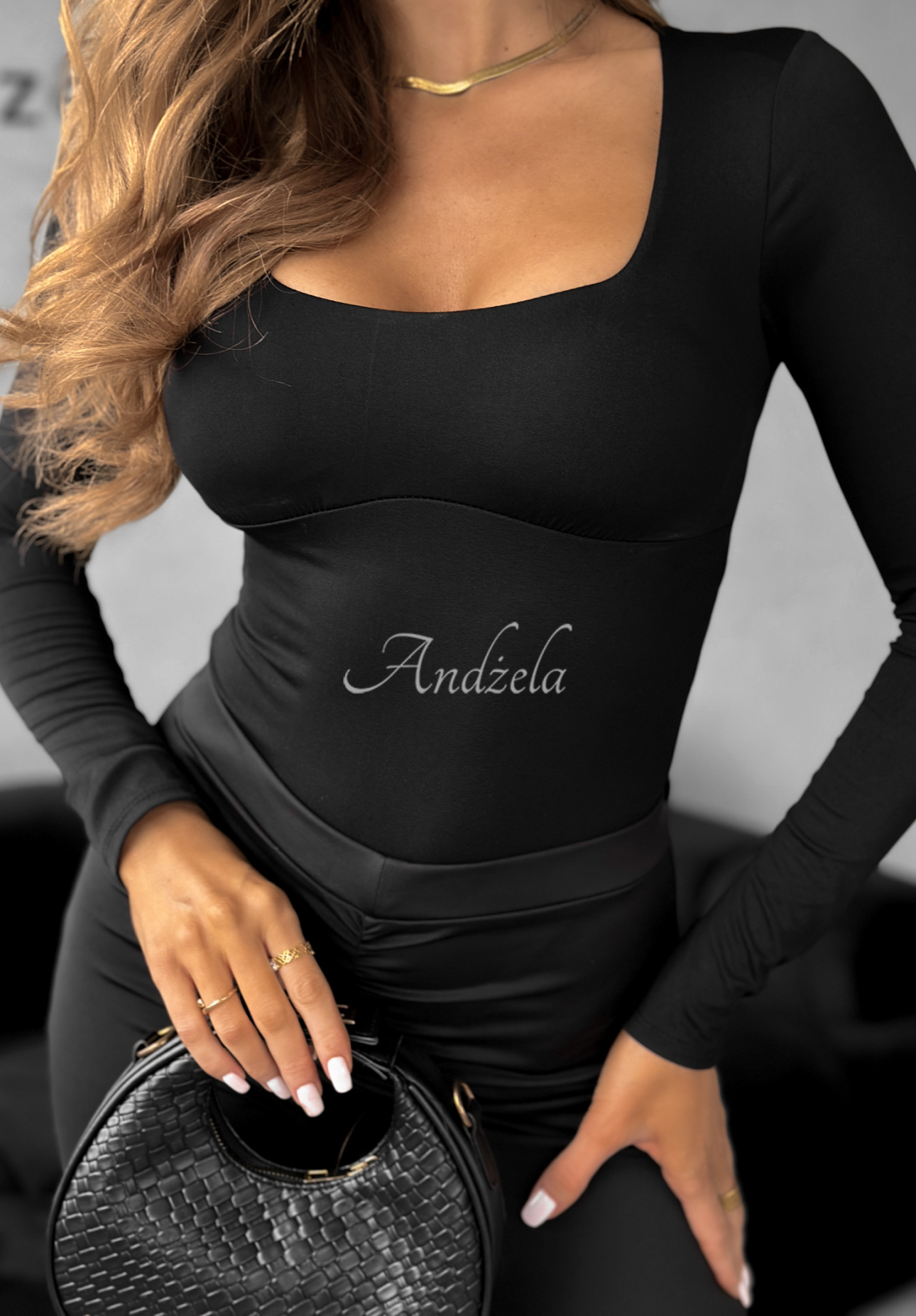 Body s výstrihom Come Over čierne